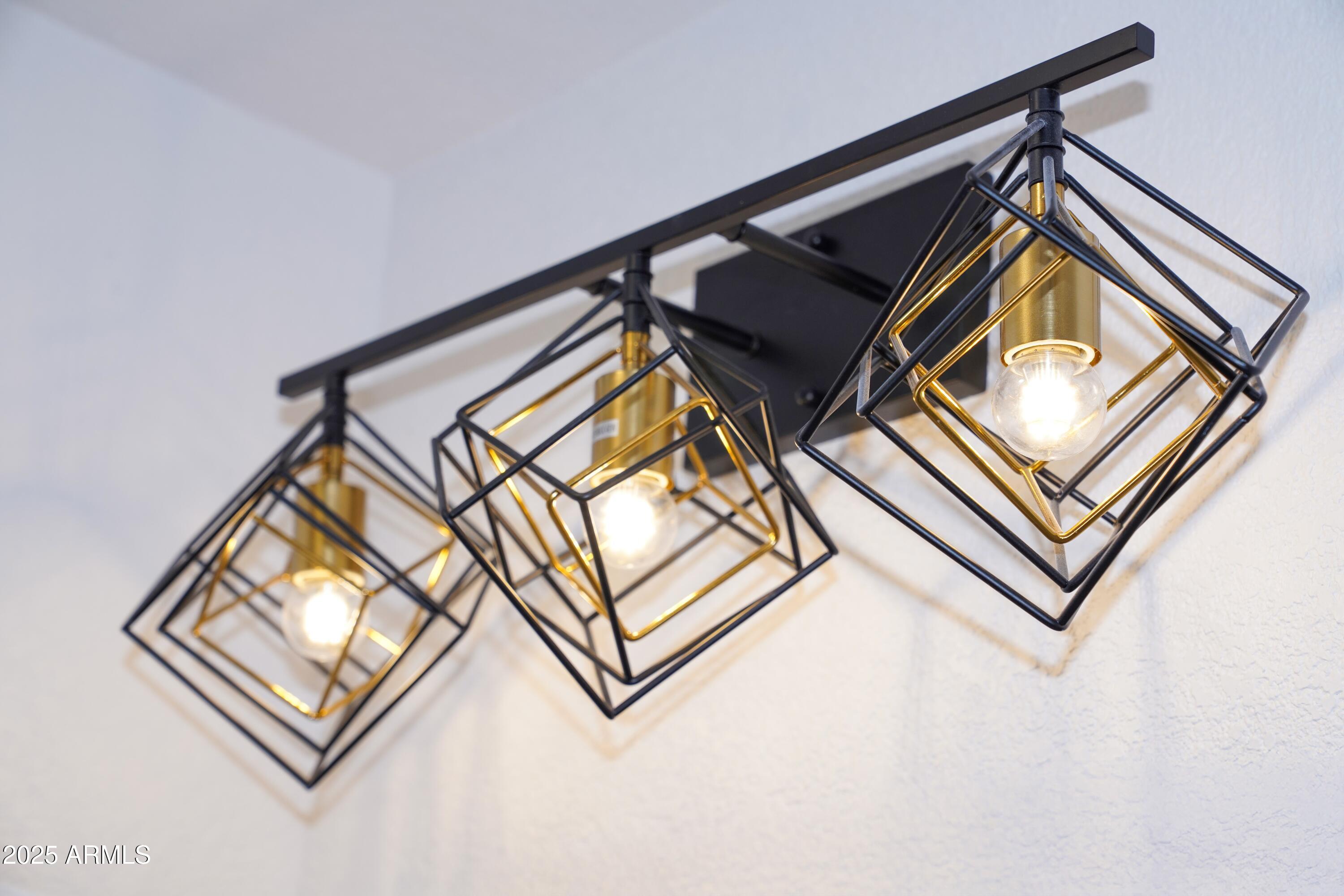 685 W SHANNON Street