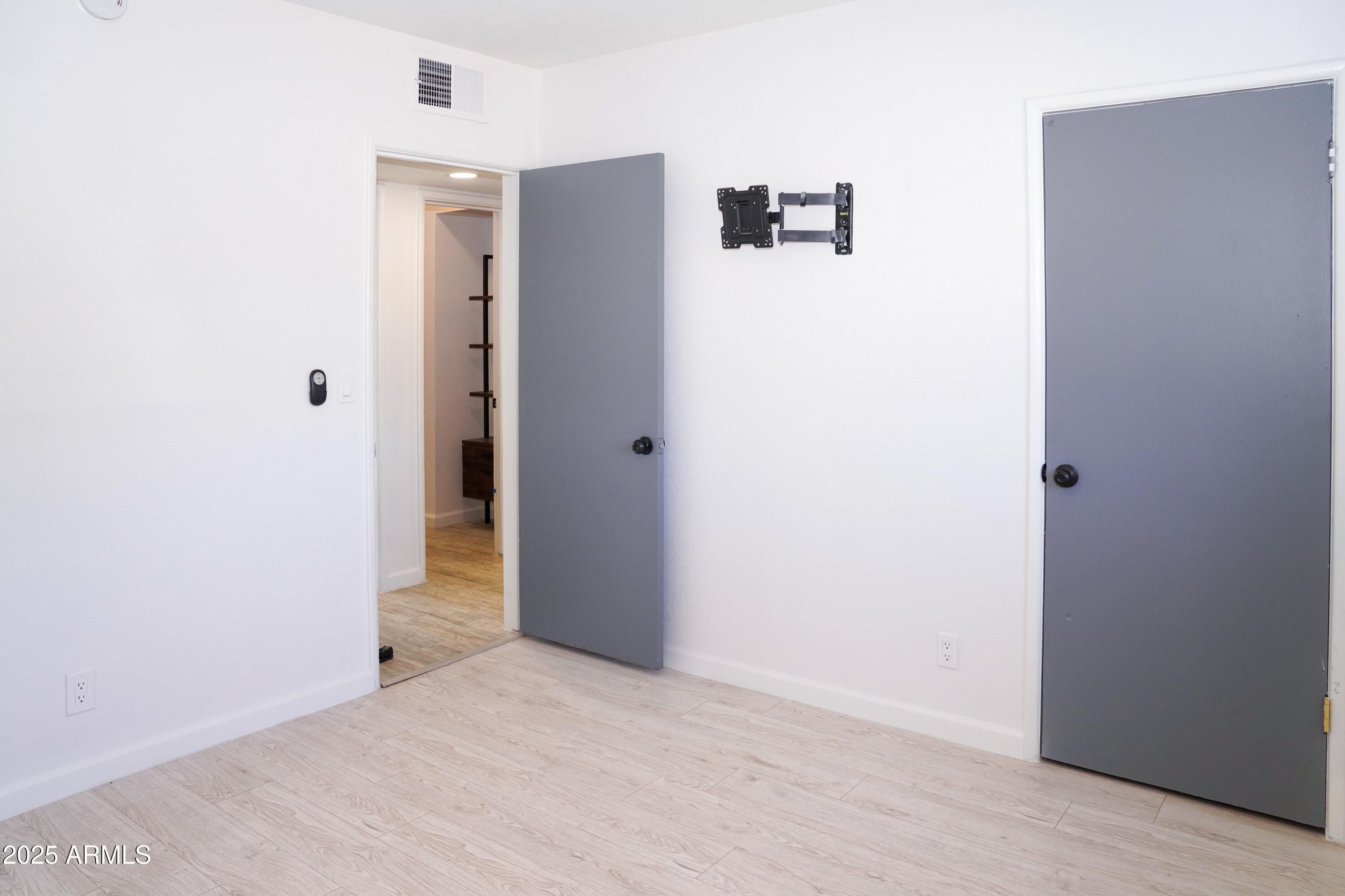 685 W SHANNON Street