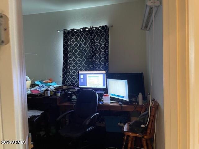 1911 E HORSESHOE Drive