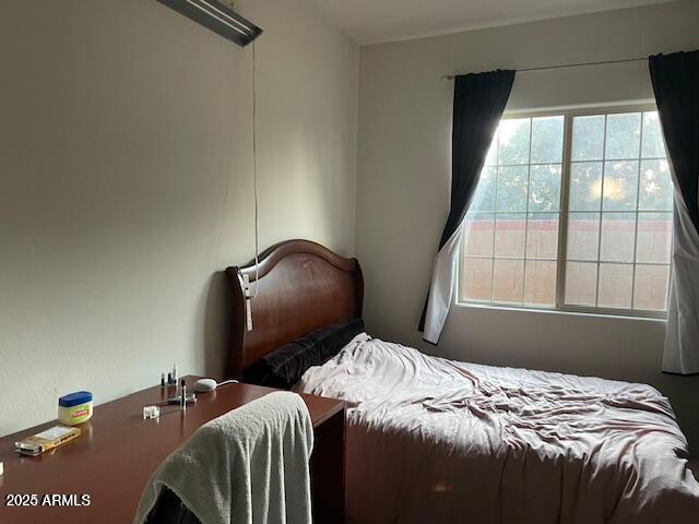 1911 E HORSESHOE Drive