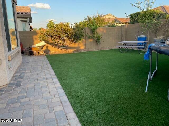 1911 E HORSESHOE Drive