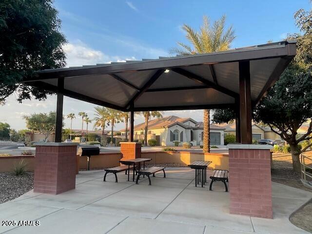 1911 E HORSESHOE Drive