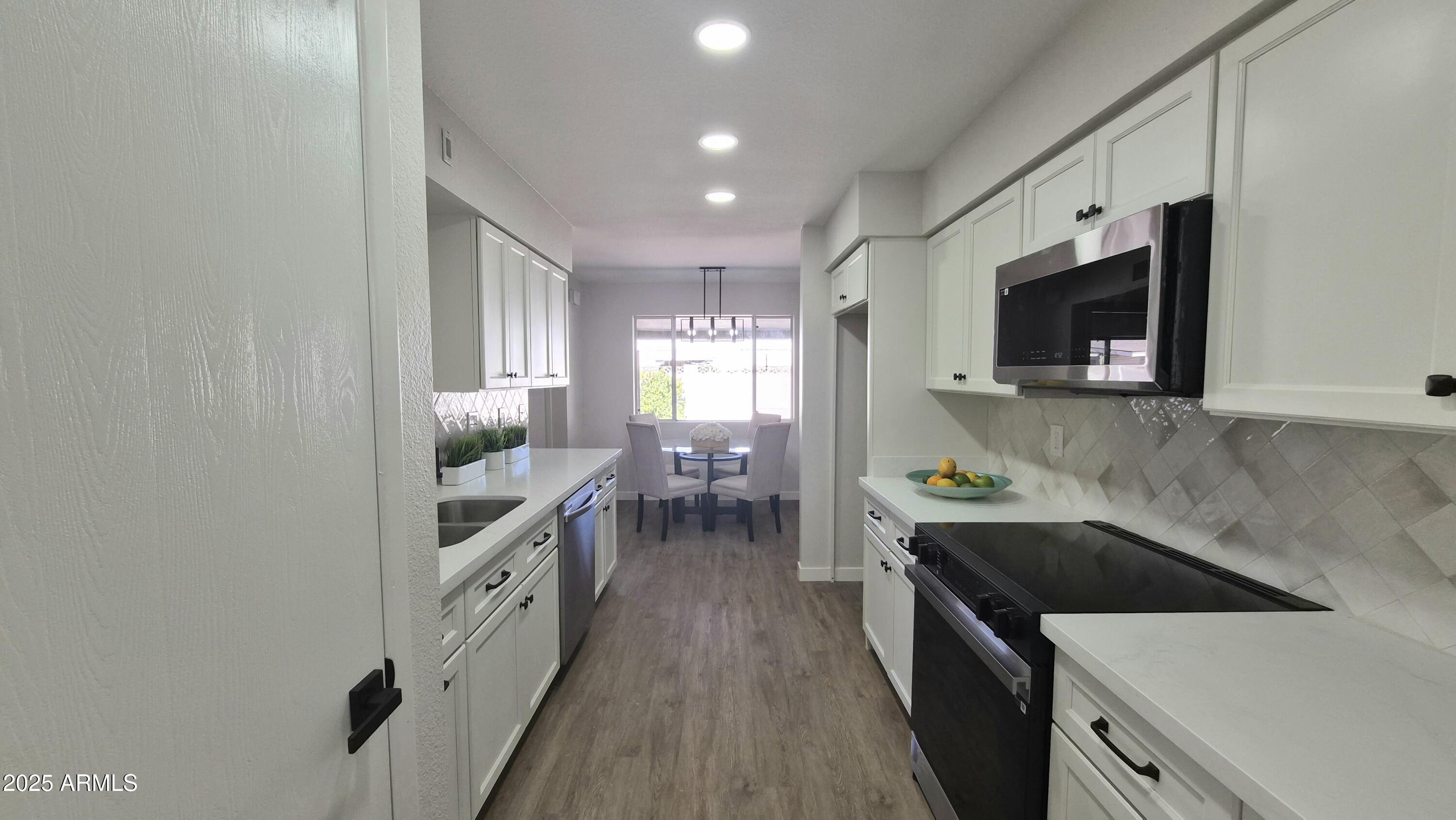 4058 E CRESCENT Avenue