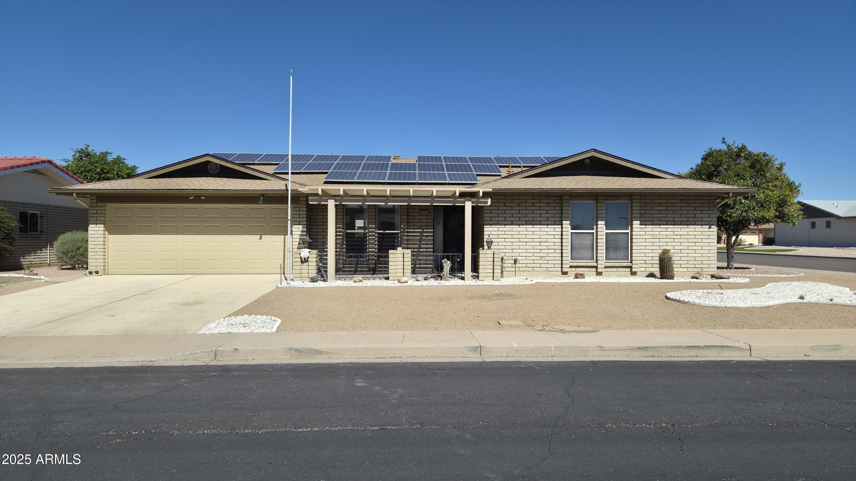 4058 E CRESCENT Avenue