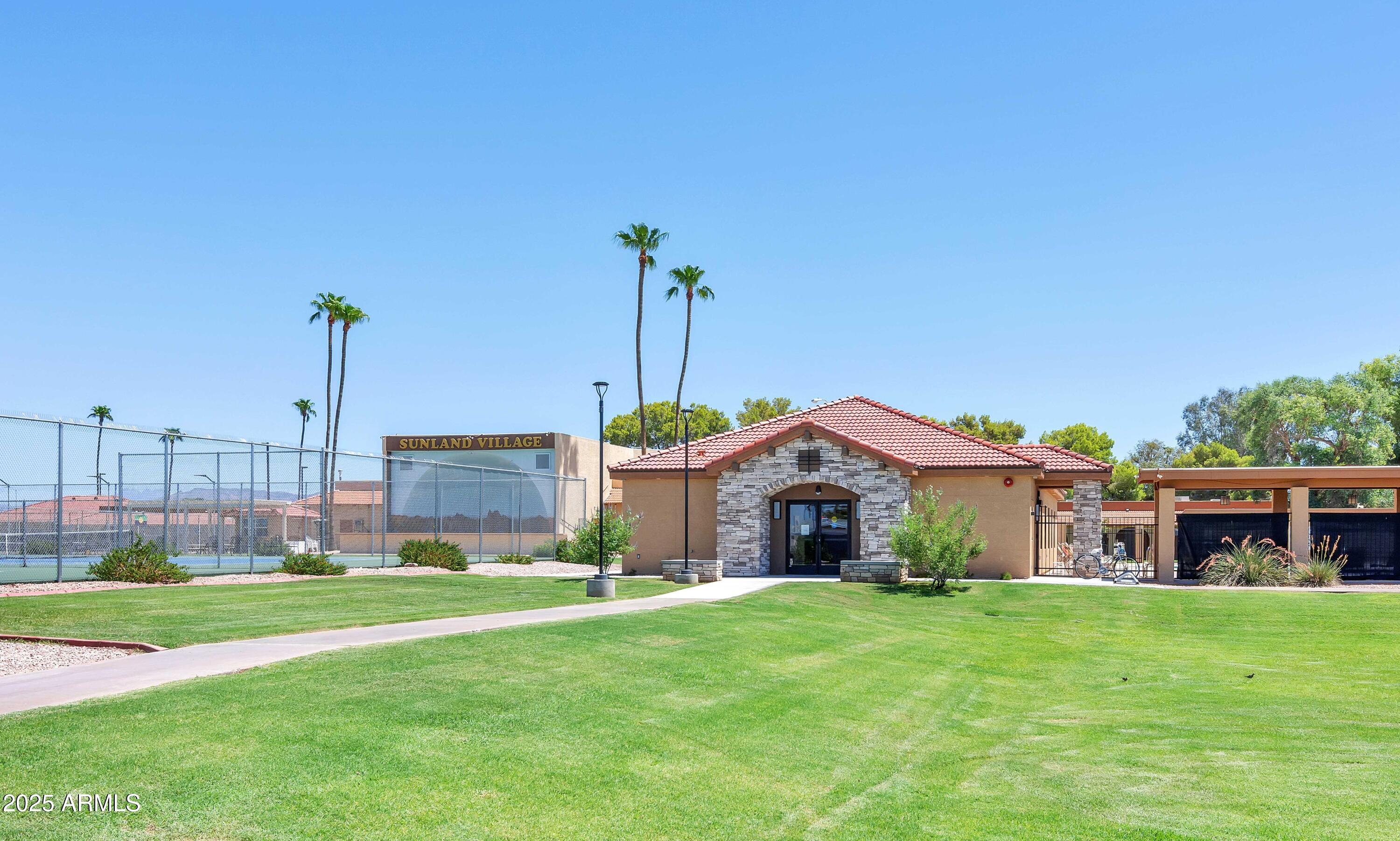 4058 E CRESCENT Avenue