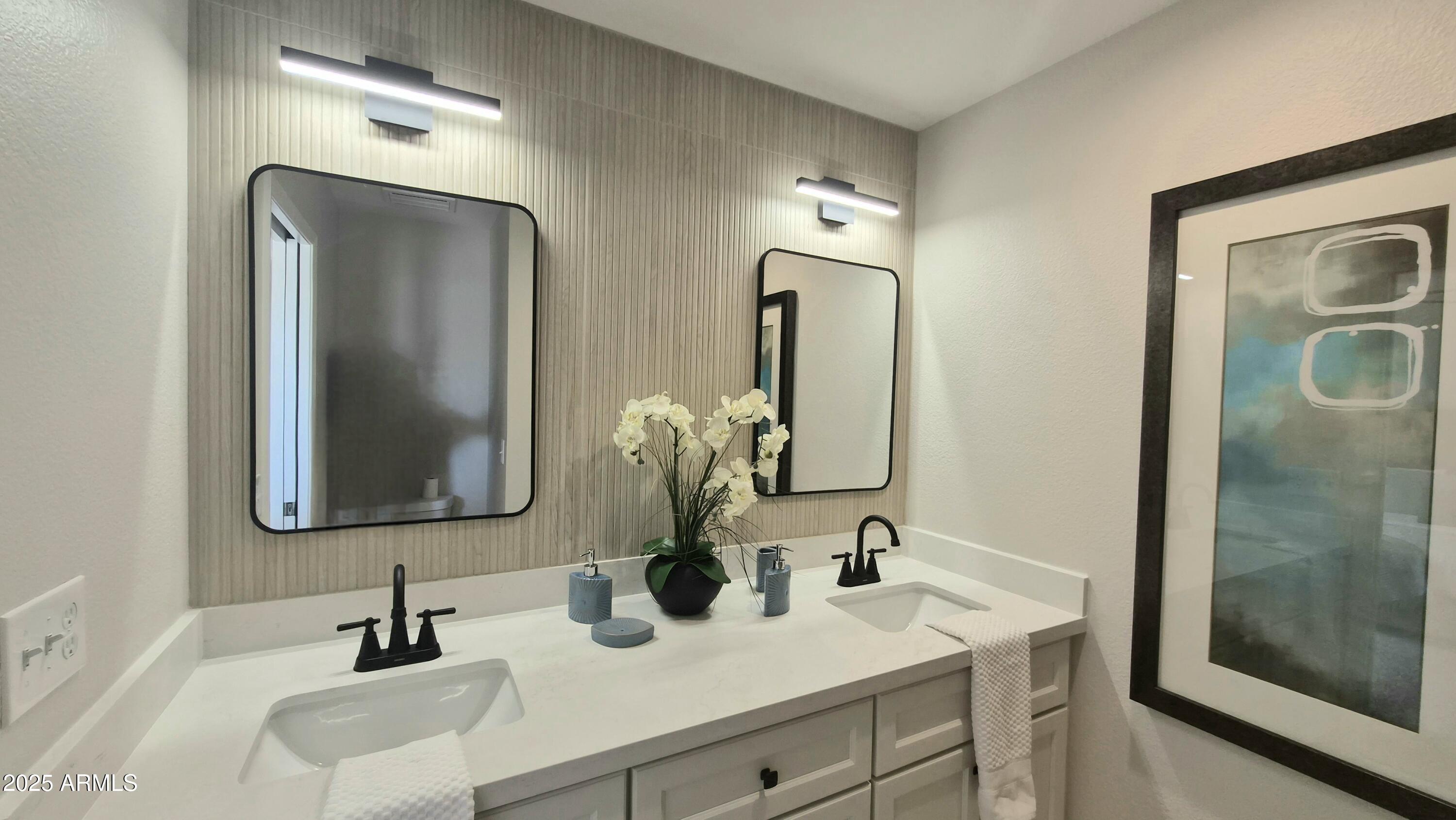 4058 E CRESCENT Avenue