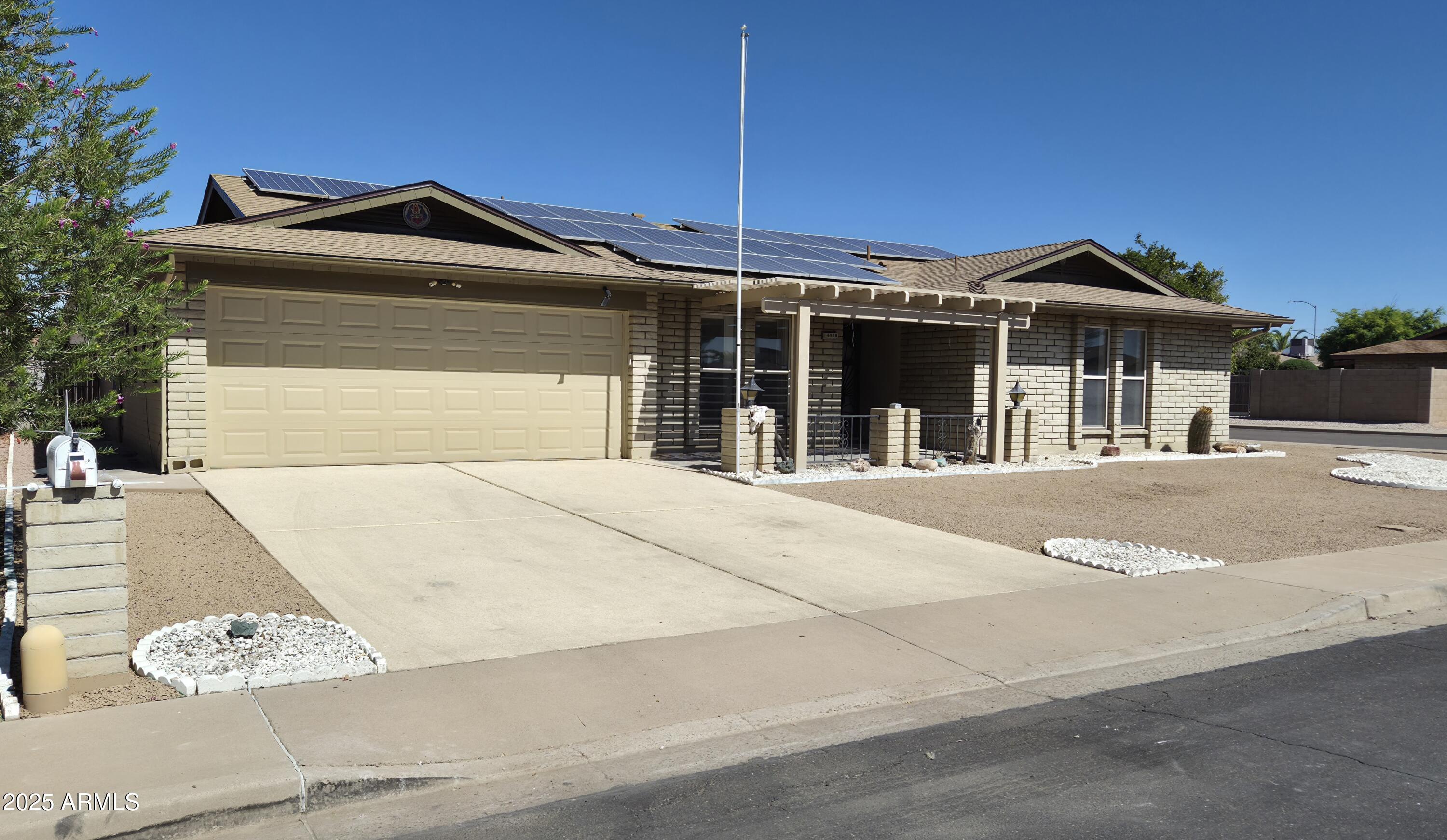 4058 E CRESCENT Avenue