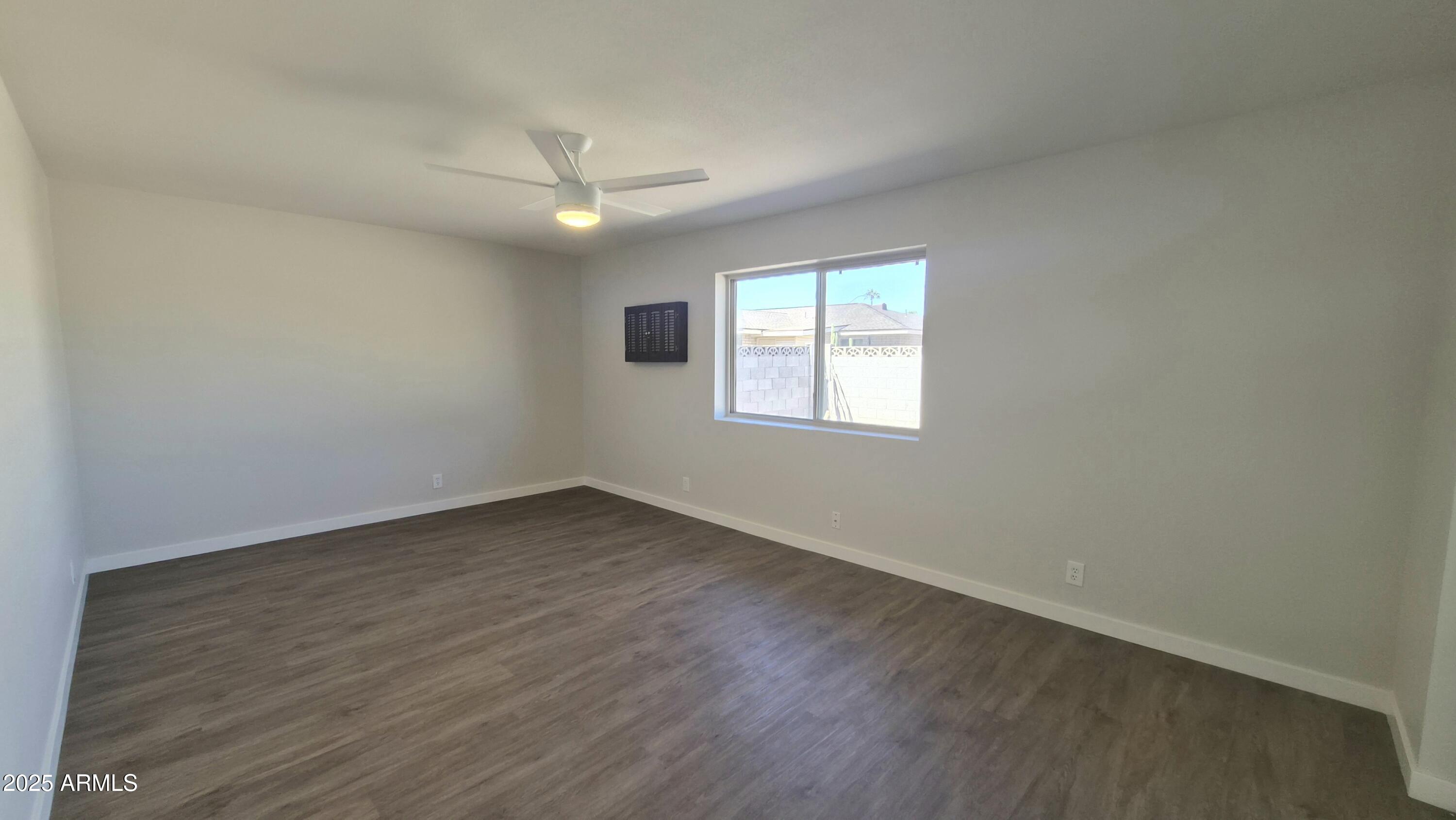 4058 E CRESCENT Avenue