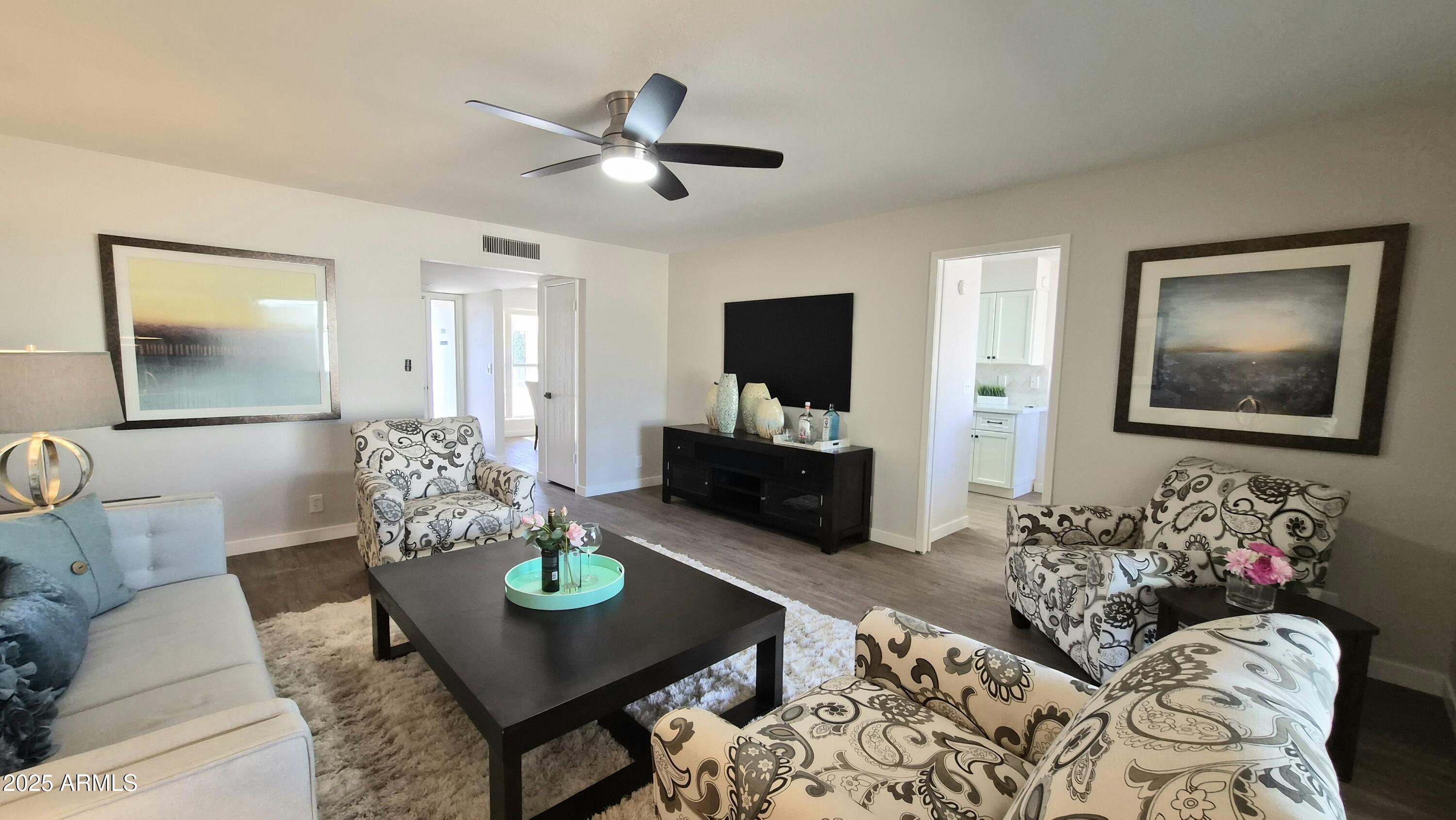 4058 E CRESCENT Avenue