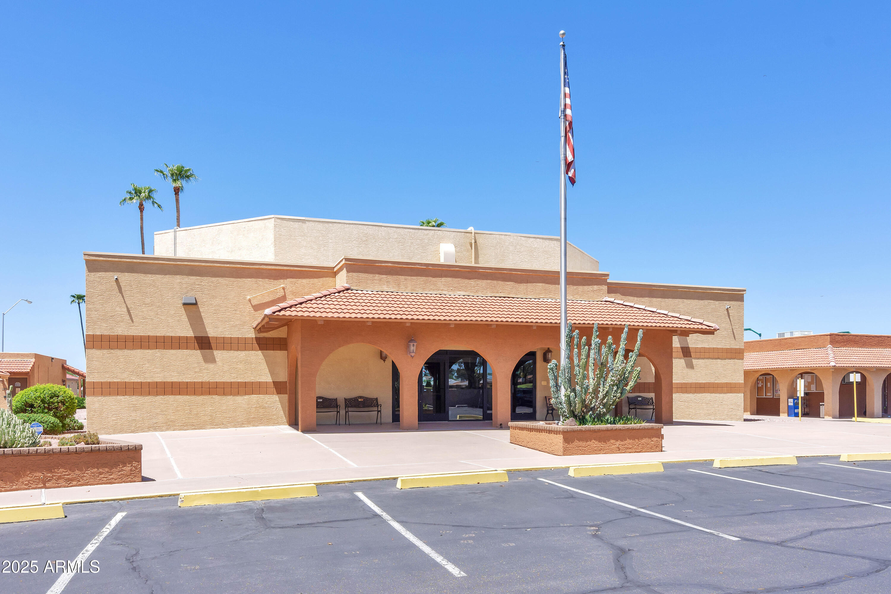 4058 E CRESCENT Avenue