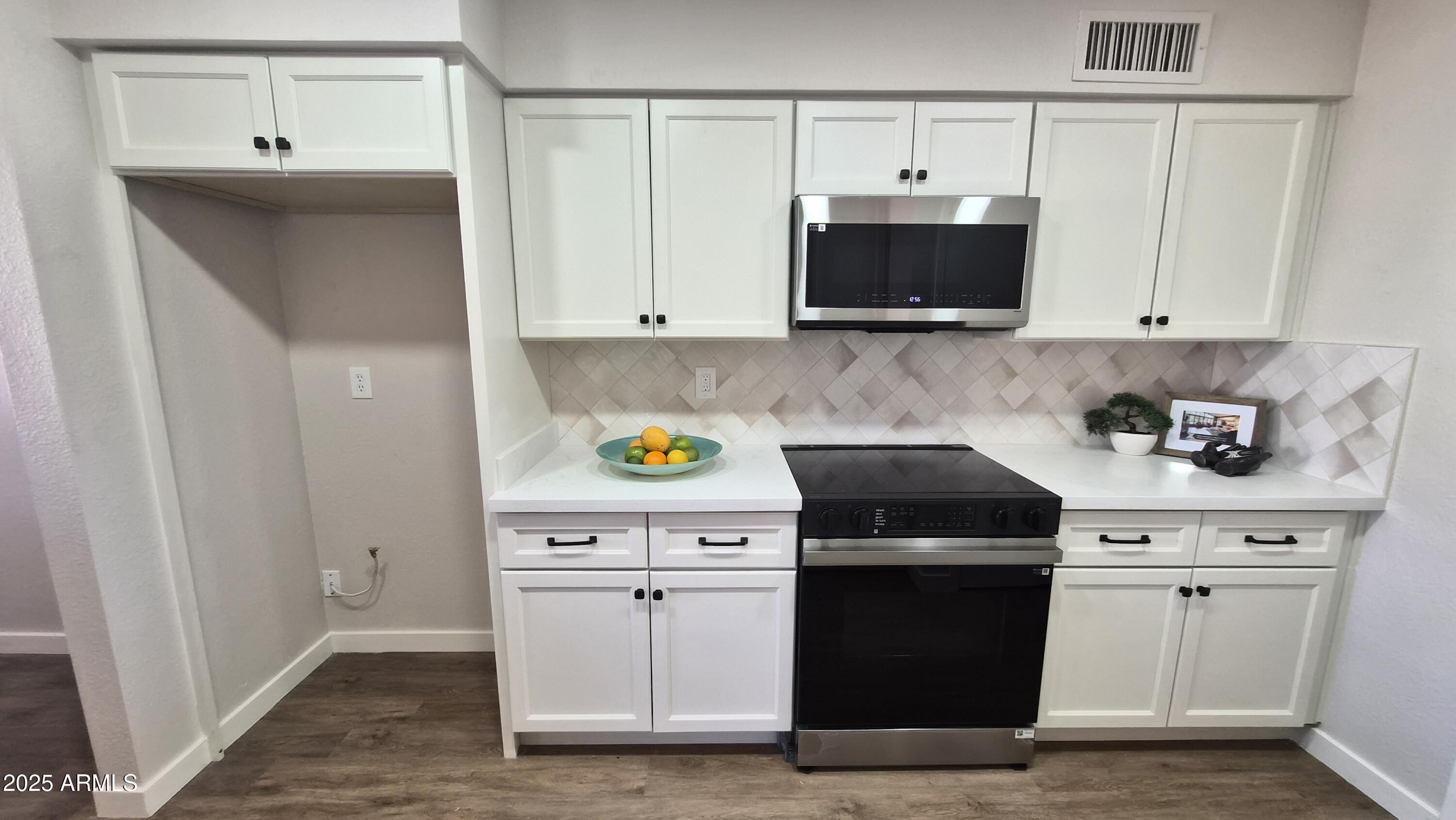 4058 E CRESCENT Avenue