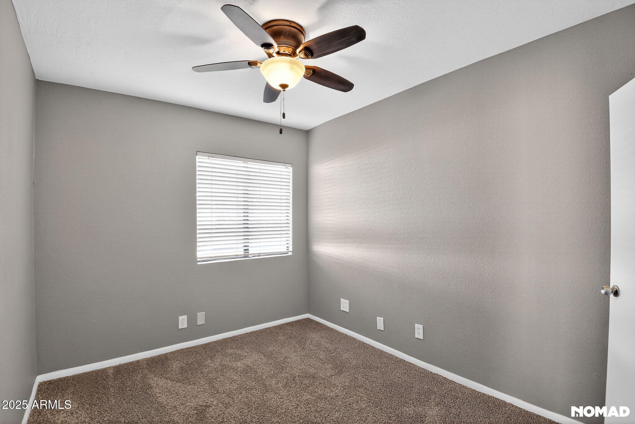 1228 E LAWRENCE Lane