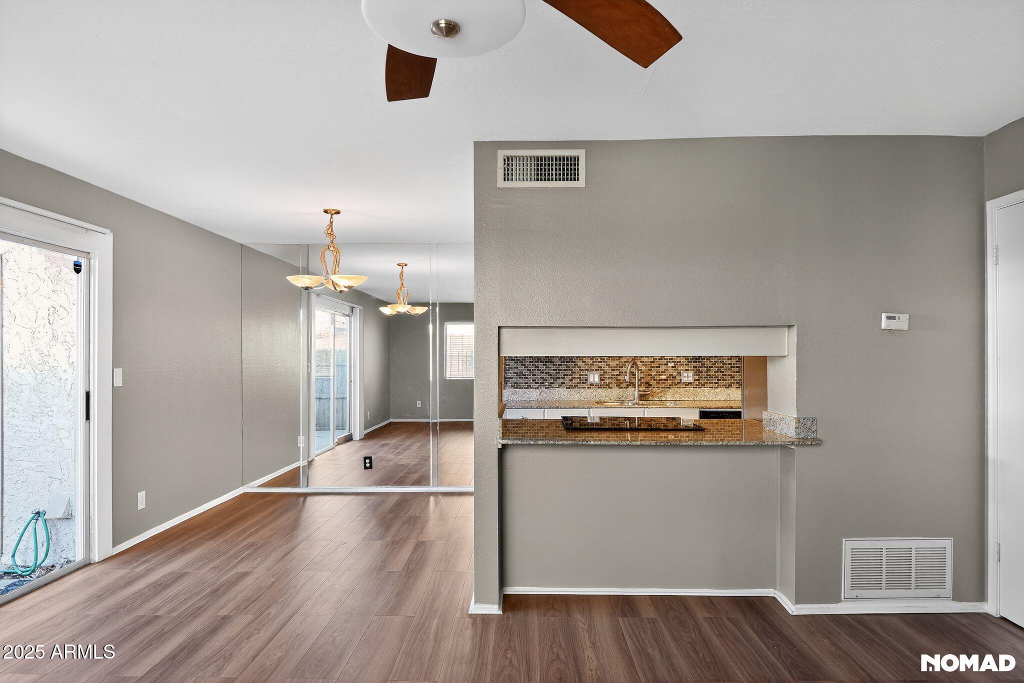 1228 E LAWRENCE Lane