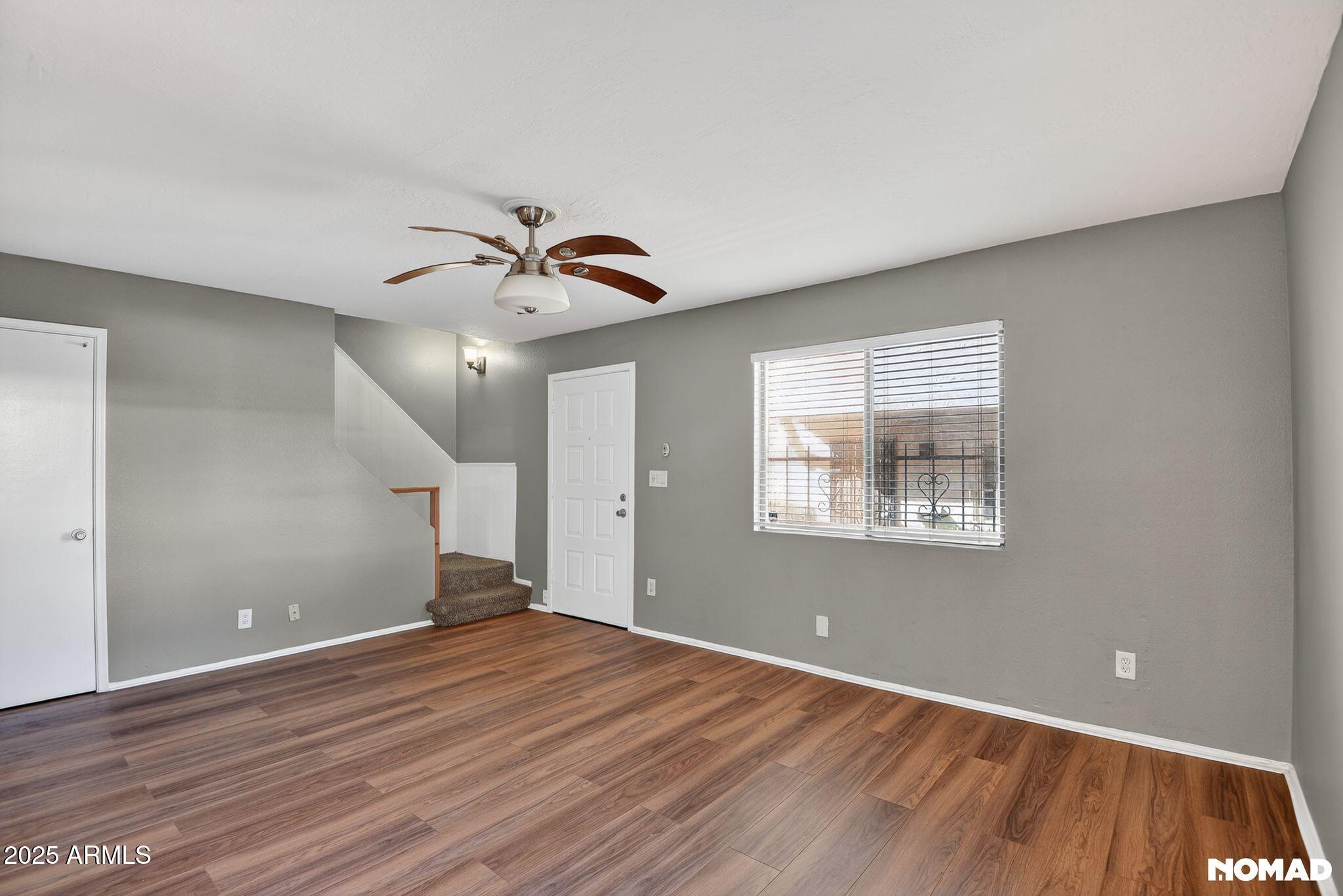 1228 E LAWRENCE Lane