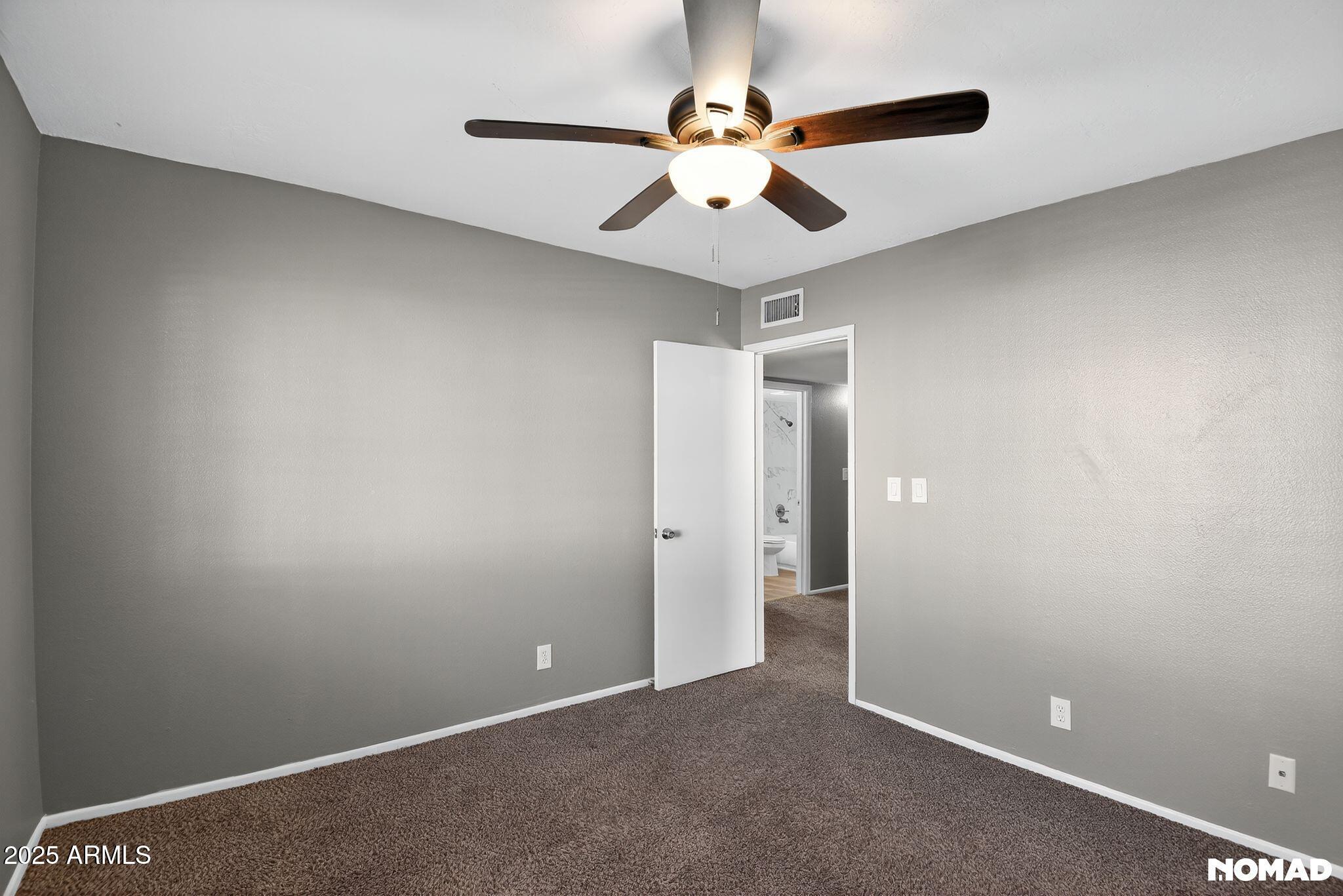 1228 E LAWRENCE Lane