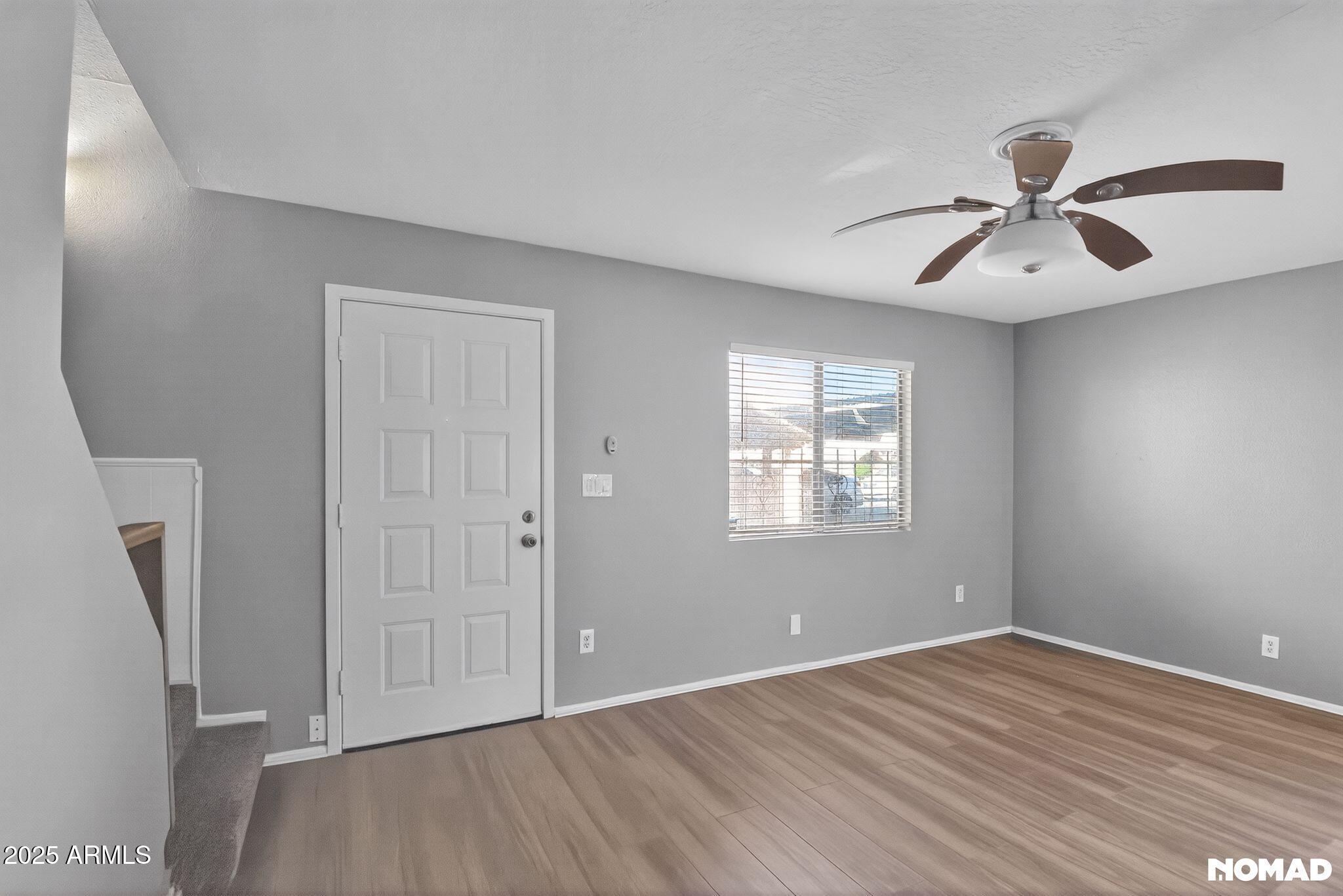 1228 E LAWRENCE Lane