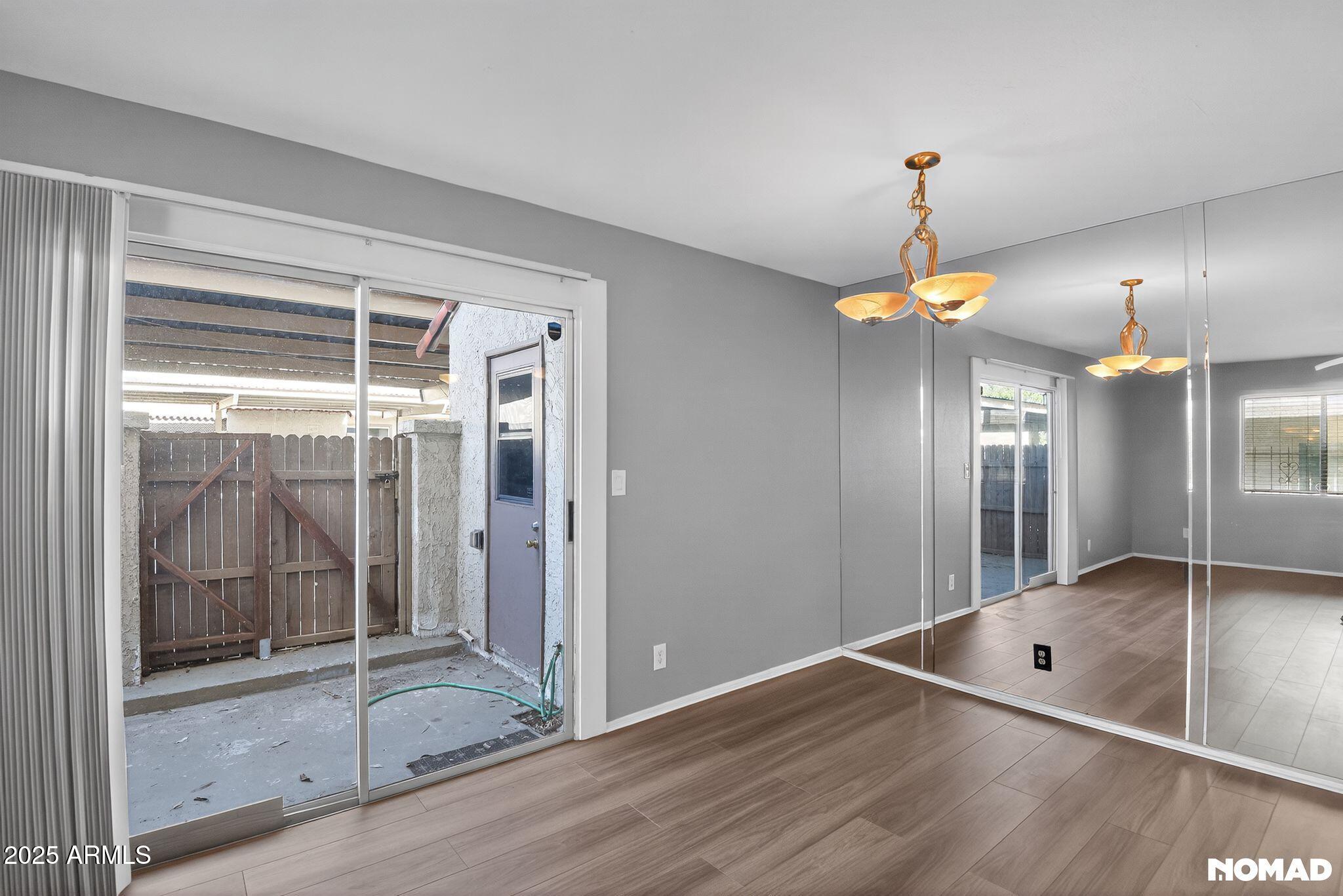 1228 E LAWRENCE Lane