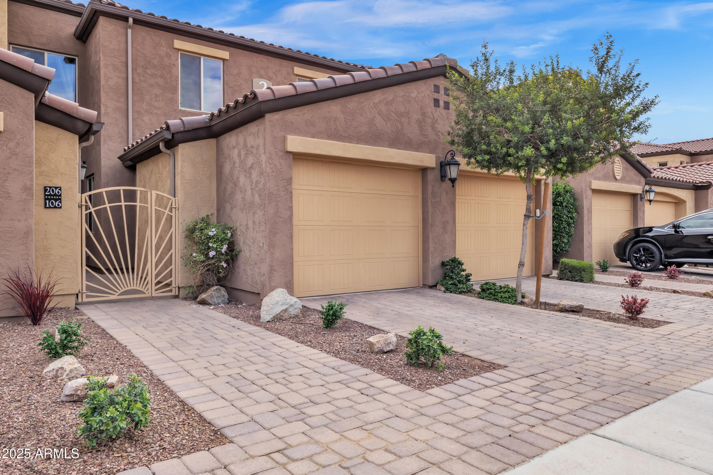 250 W QUEEN CREEK Road, 106