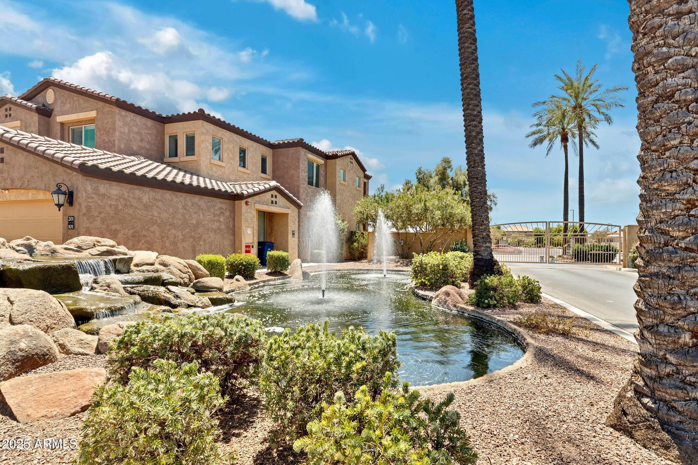 250 W QUEEN CREEK Road, 106