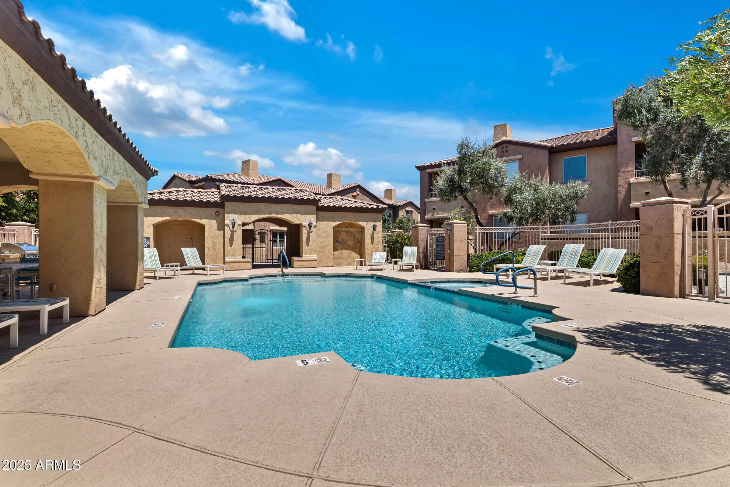 250 W QUEEN CREEK Road, 106