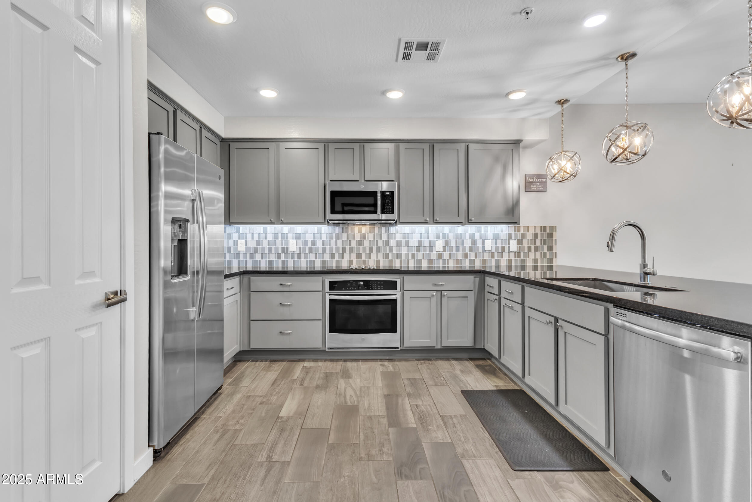 250 W QUEEN CREEK Road, 106