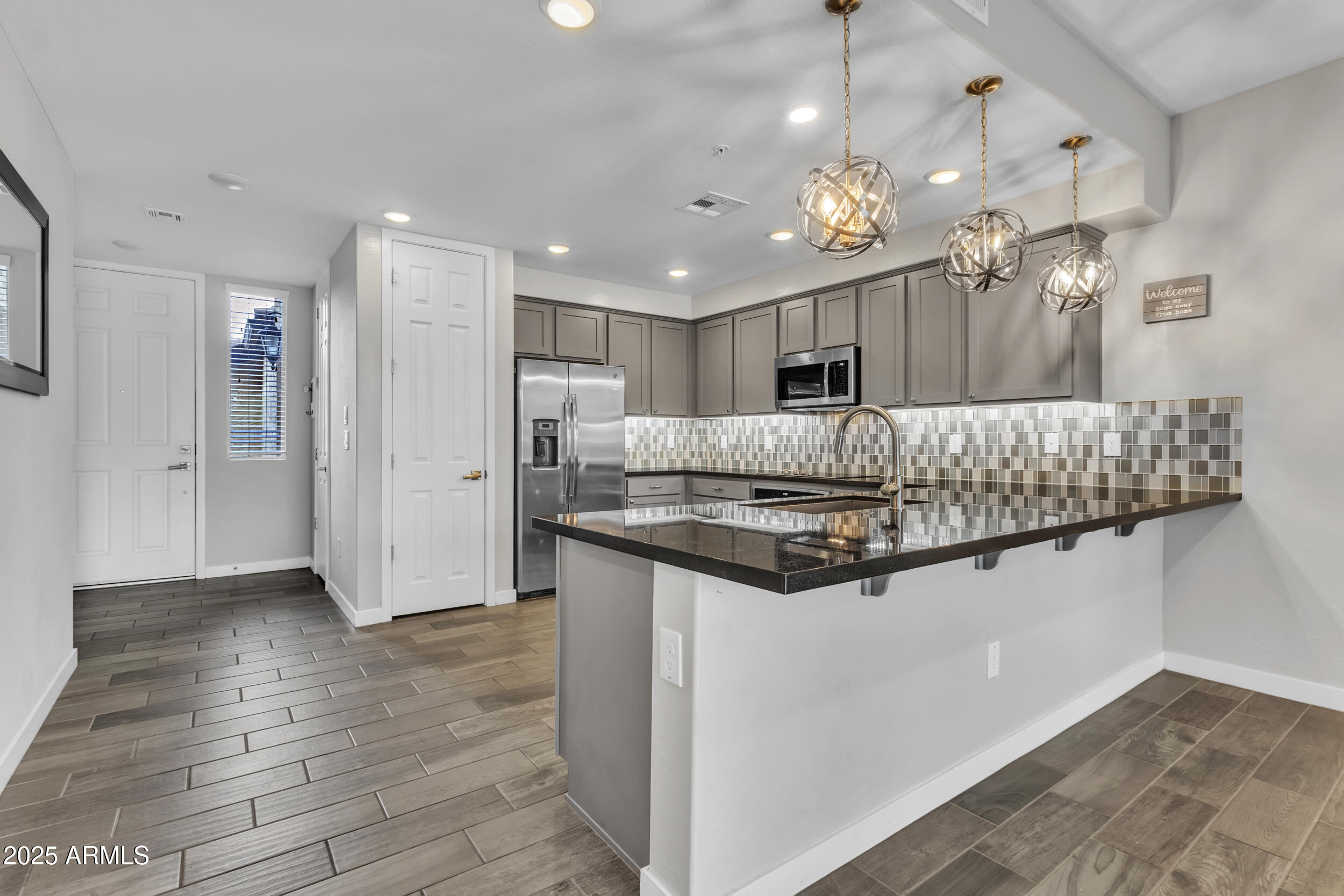 250 W QUEEN CREEK Road, 106