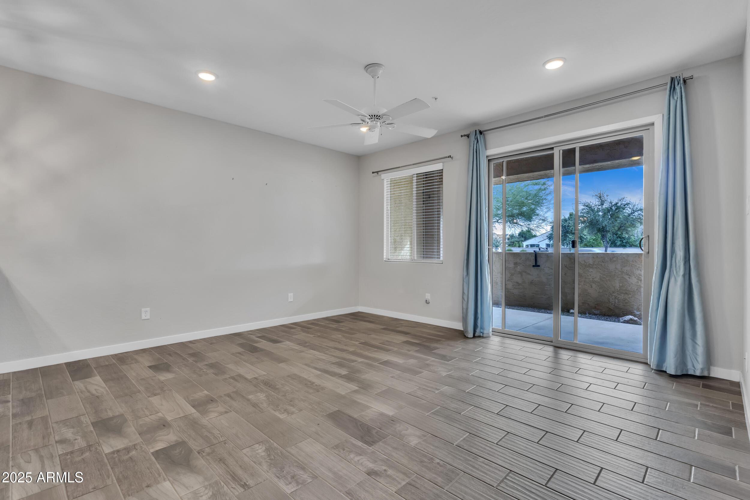 250 W QUEEN CREEK Road, 106