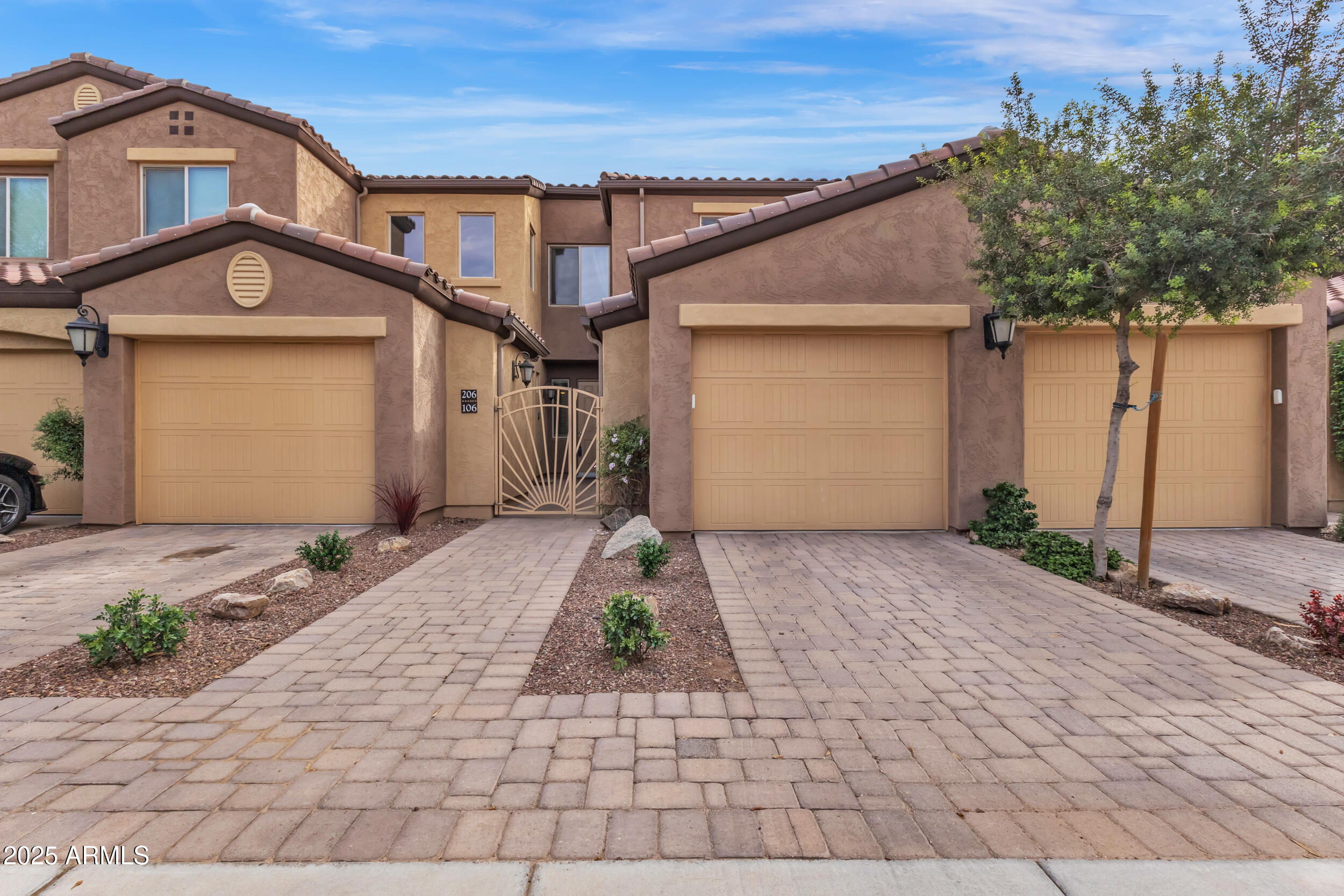 250 W QUEEN CREEK Road, 106