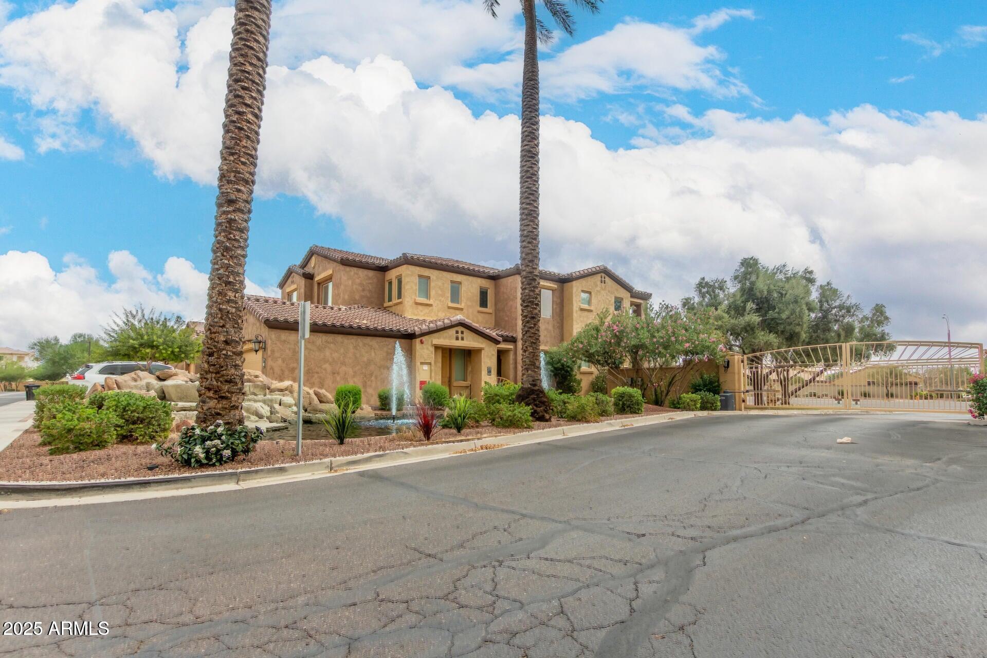 250 W QUEEN CREEK Road, 106