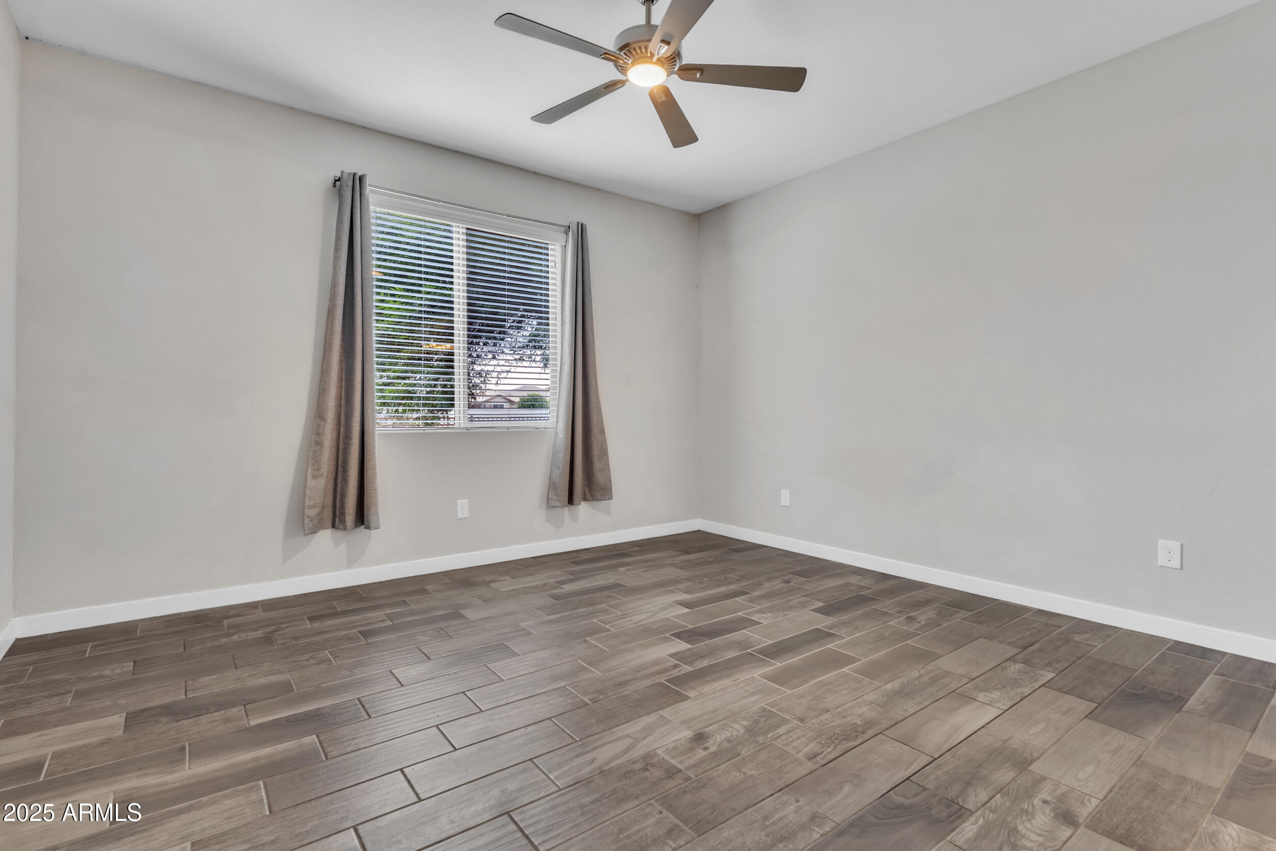 250 W QUEEN CREEK Road, 106