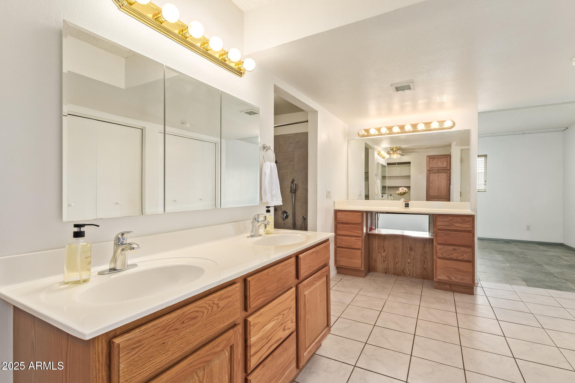 1233 E Watson Drive, Tempe