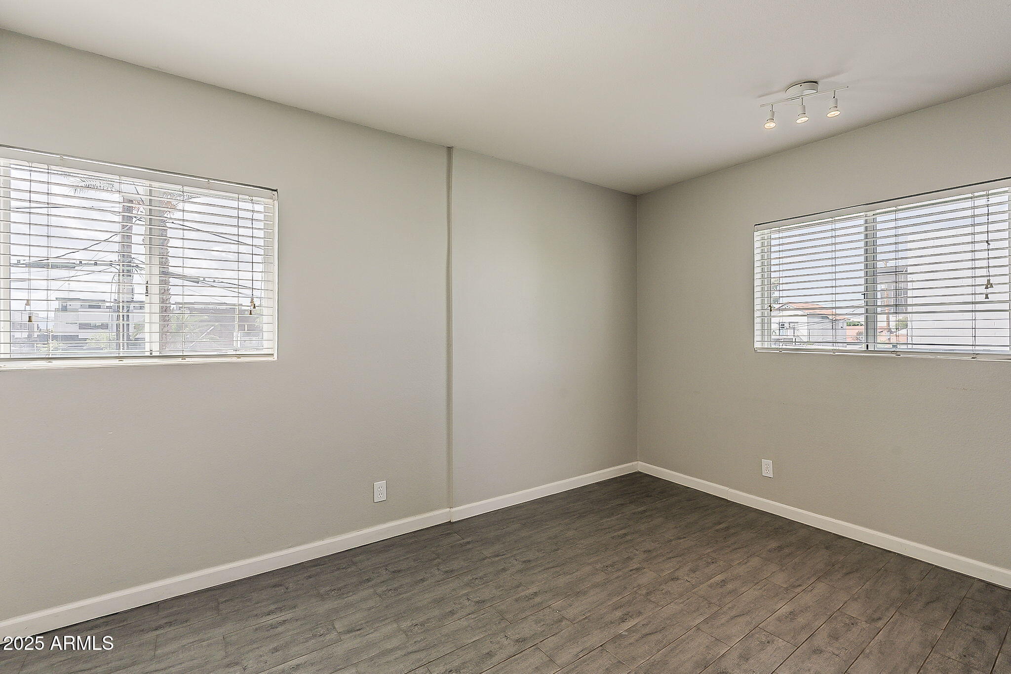 531 E ROANOKE Avenue, D, Phoenix Unit: D