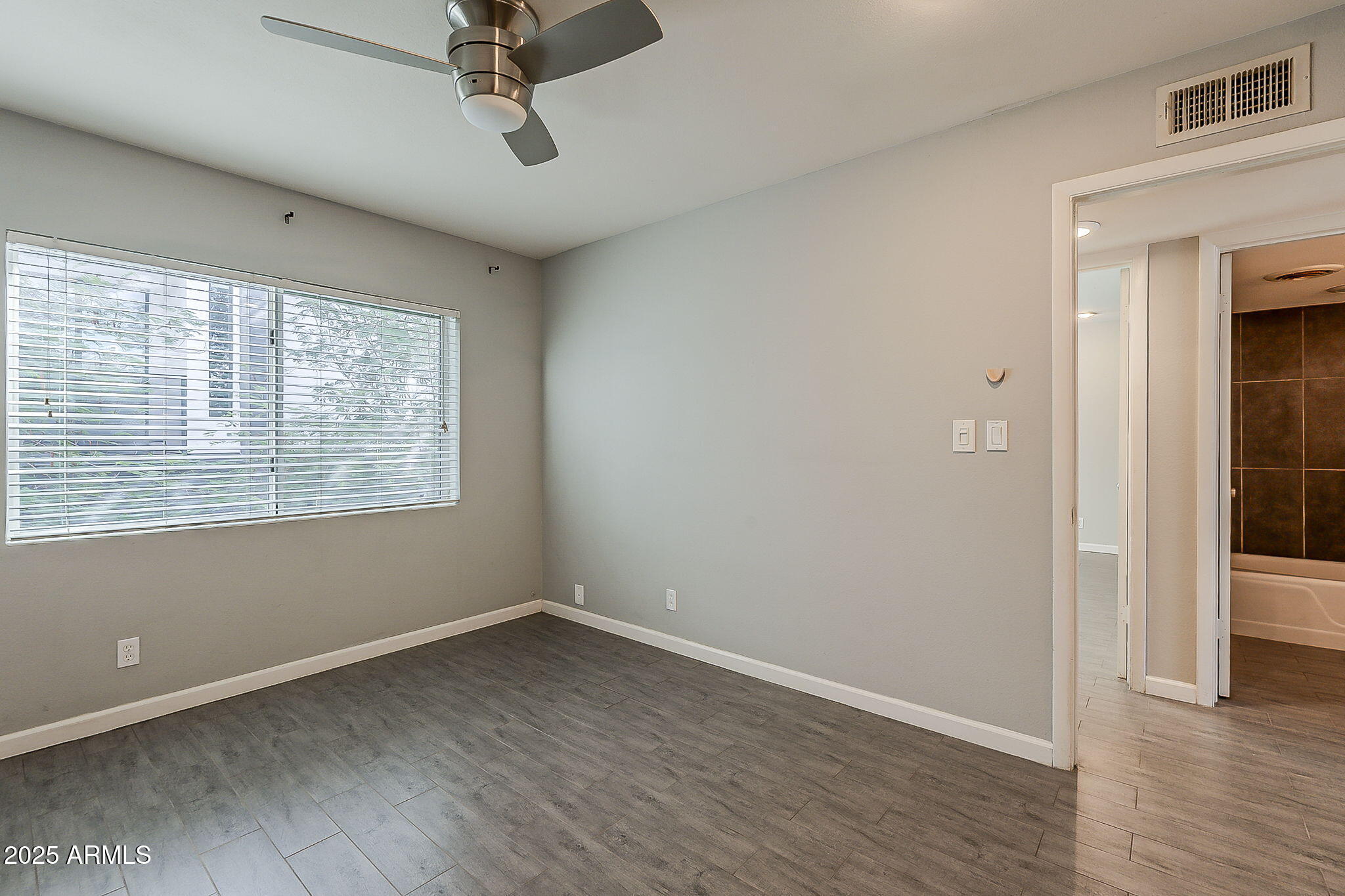 531 E ROANOKE Avenue, D, Phoenix Unit: D