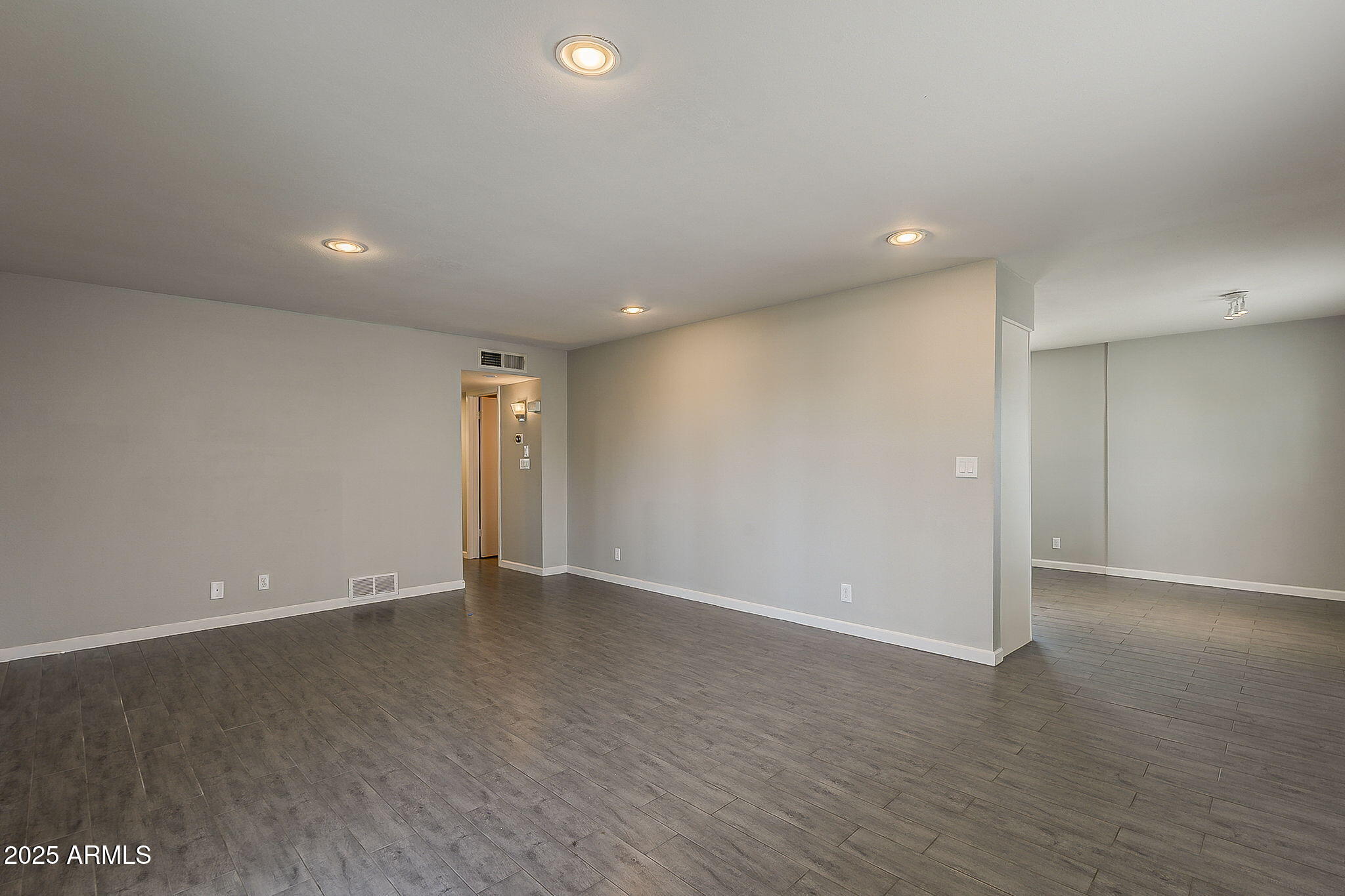 531 E ROANOKE Avenue, D, Phoenix Unit: D