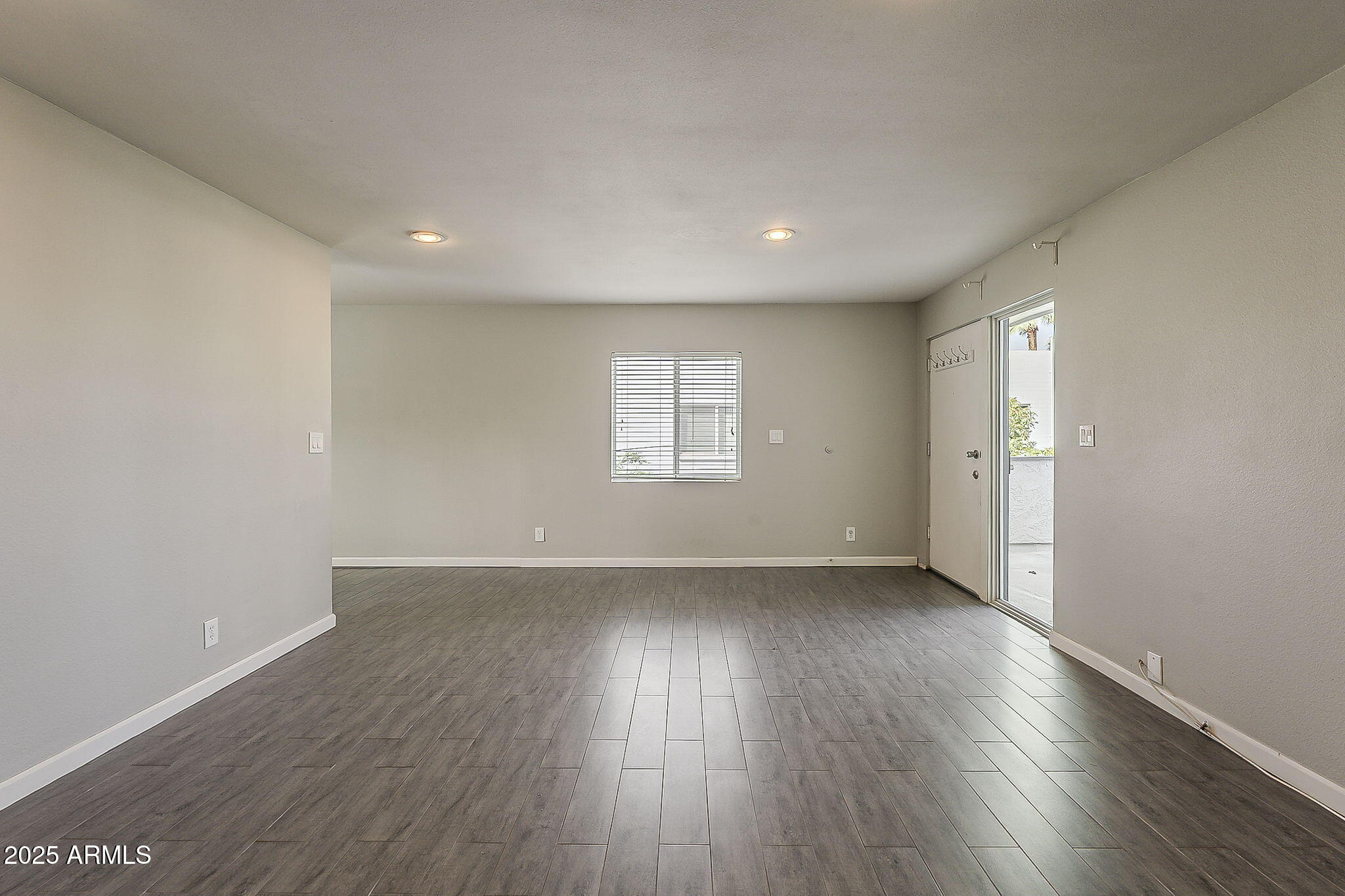 531 E ROANOKE Avenue, D, Phoenix Unit: D