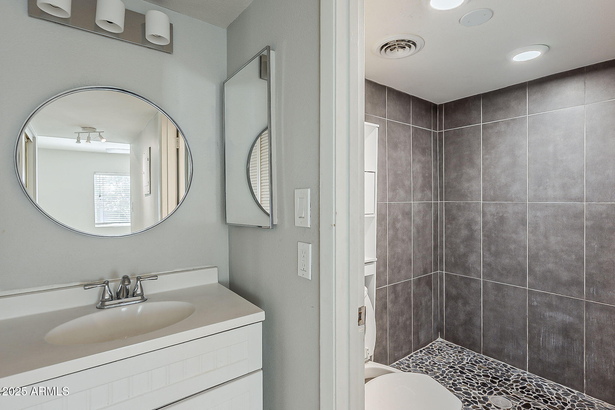 531 E ROANOKE Avenue, D, Phoenix Unit: D