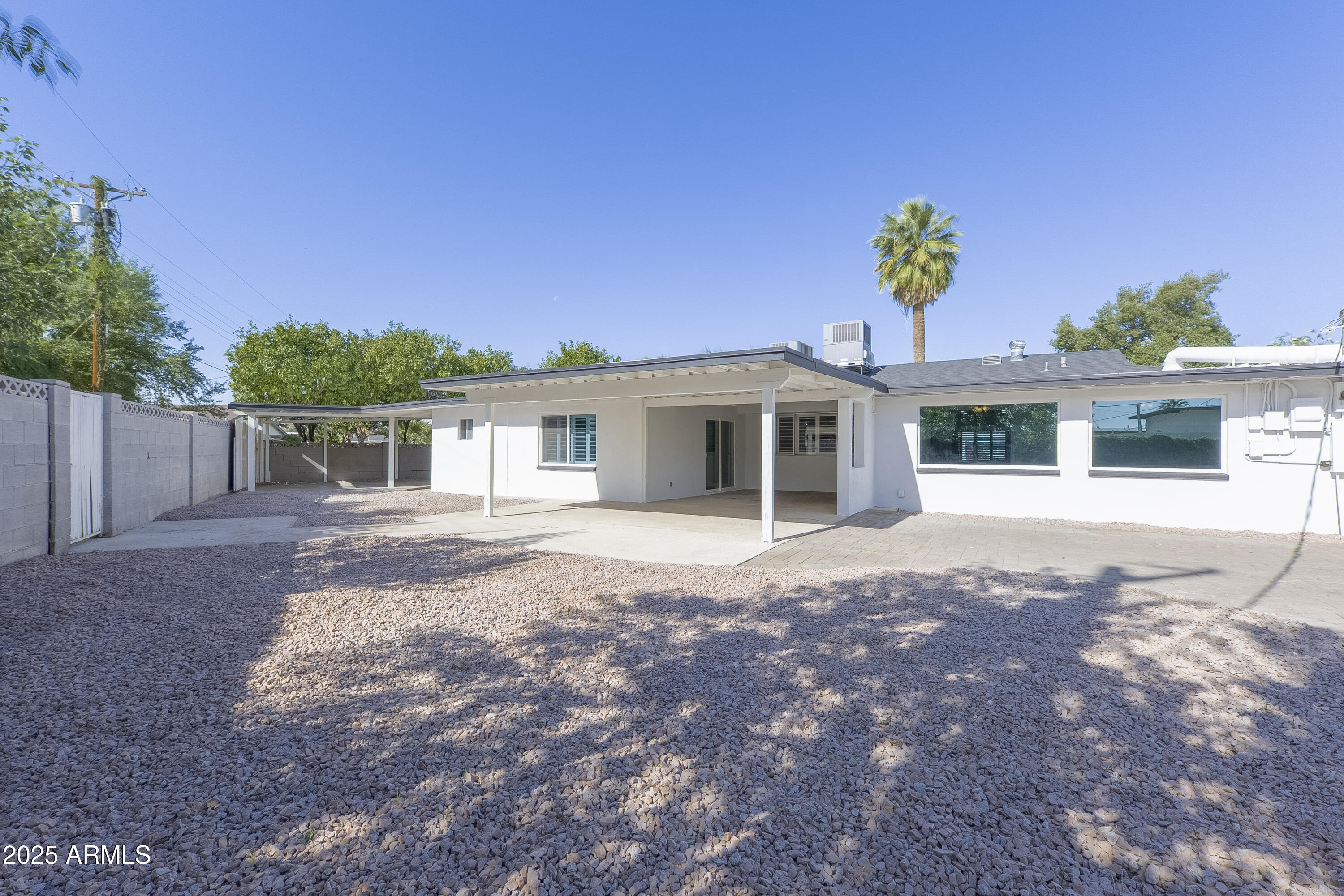 1119 W MEDLOCK Drive