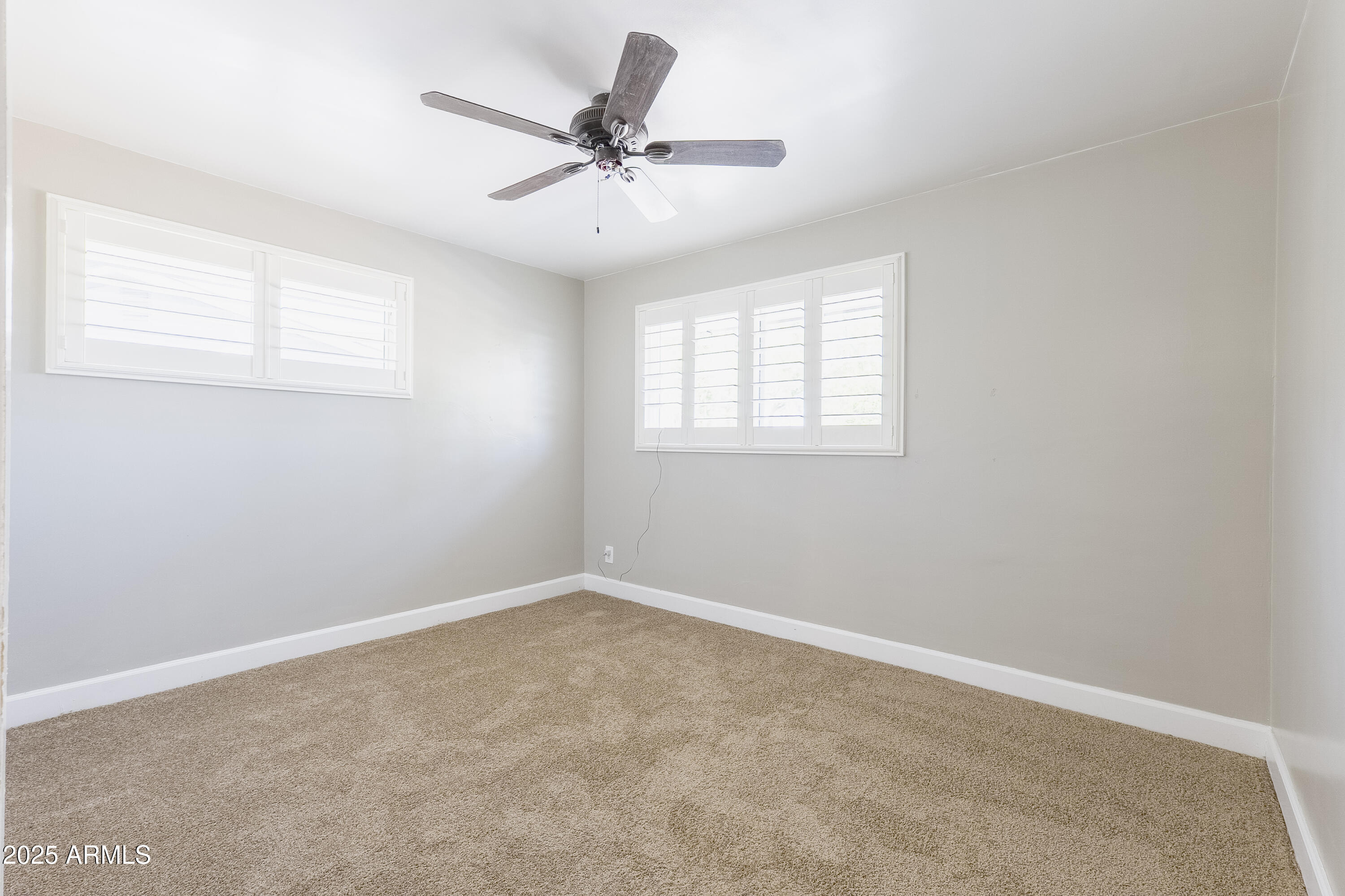 1119 W MEDLOCK Drive