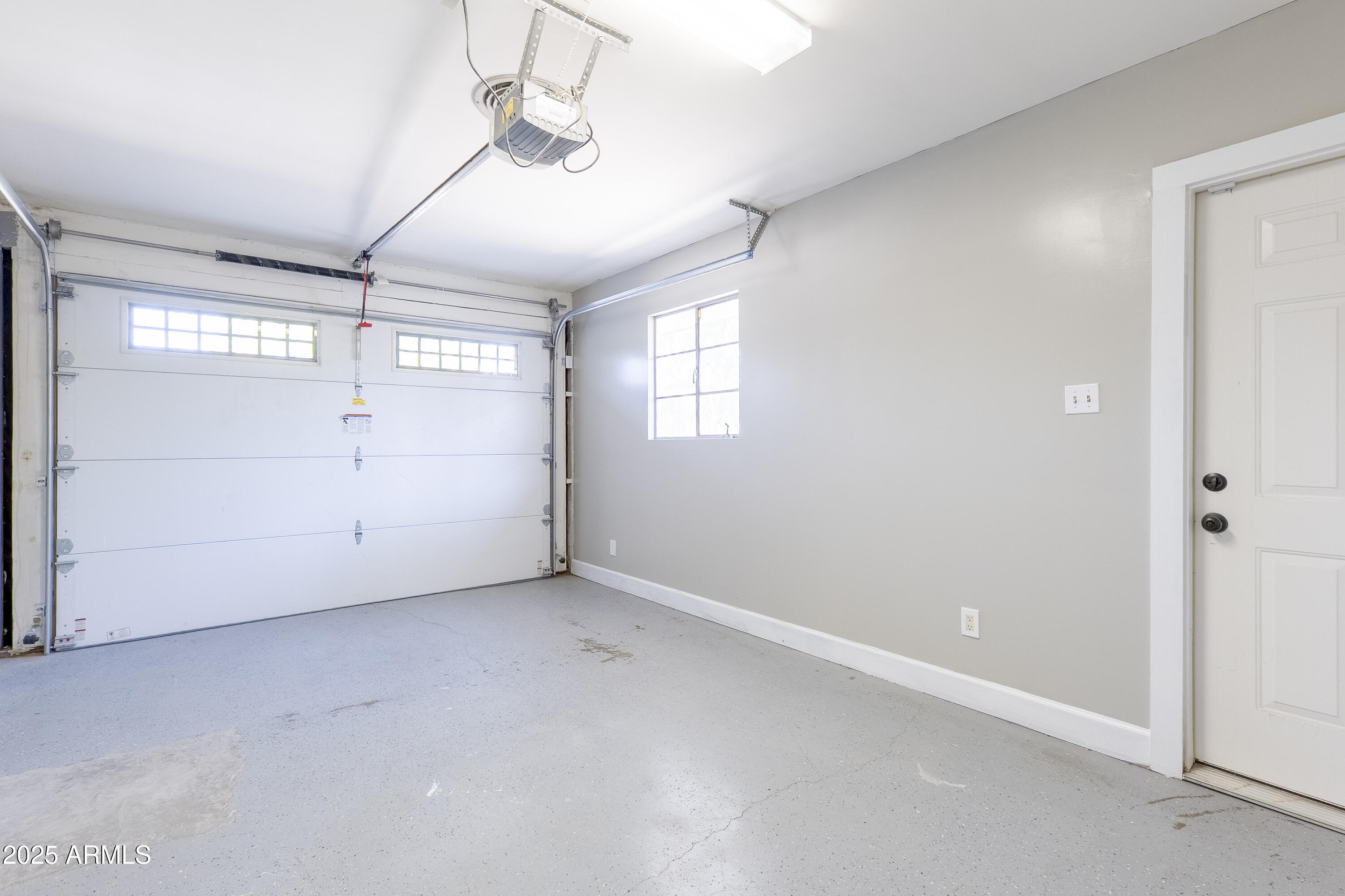 1119 W MEDLOCK Drive