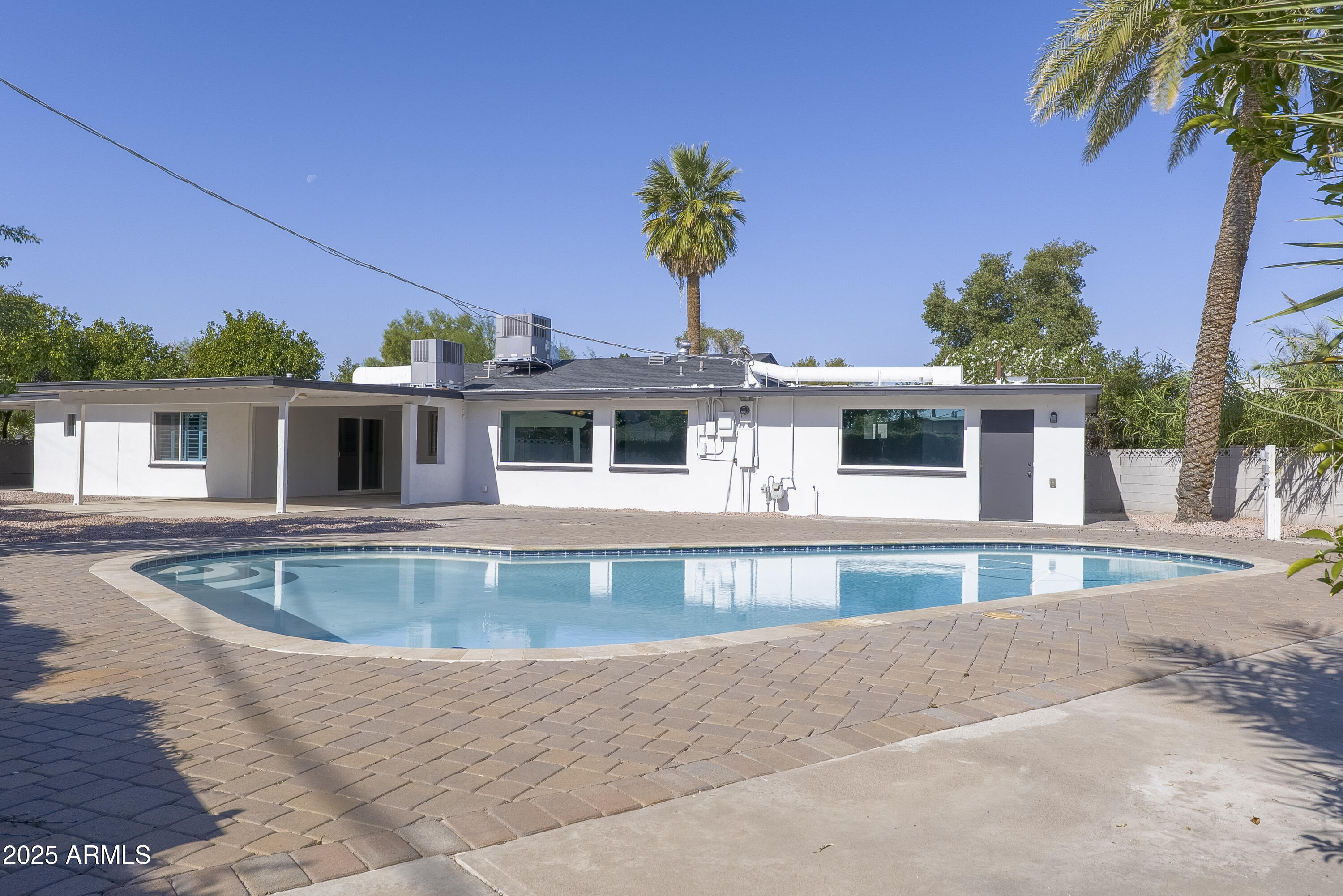 1119 W MEDLOCK Drive