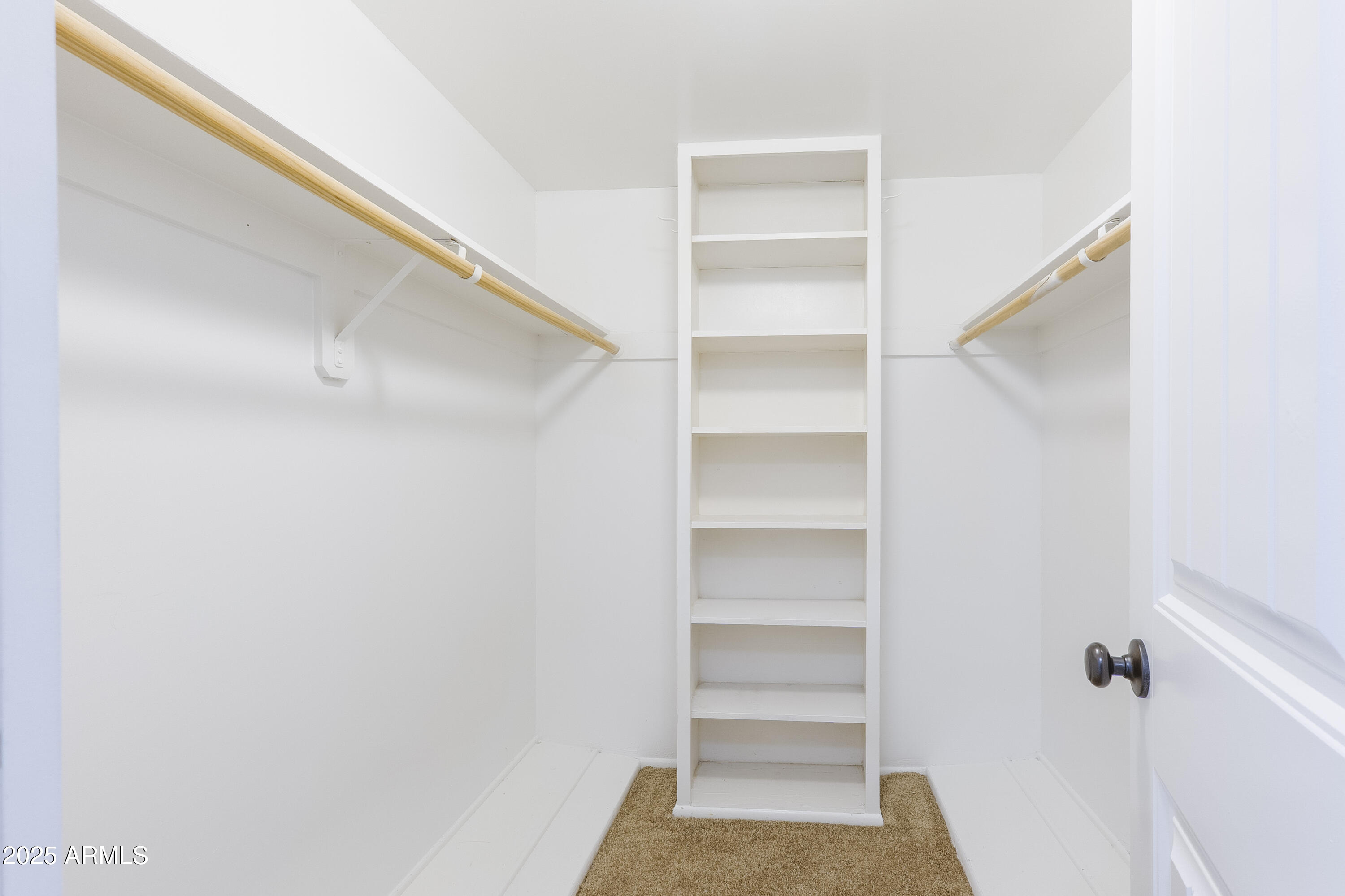 1119 W MEDLOCK Drive