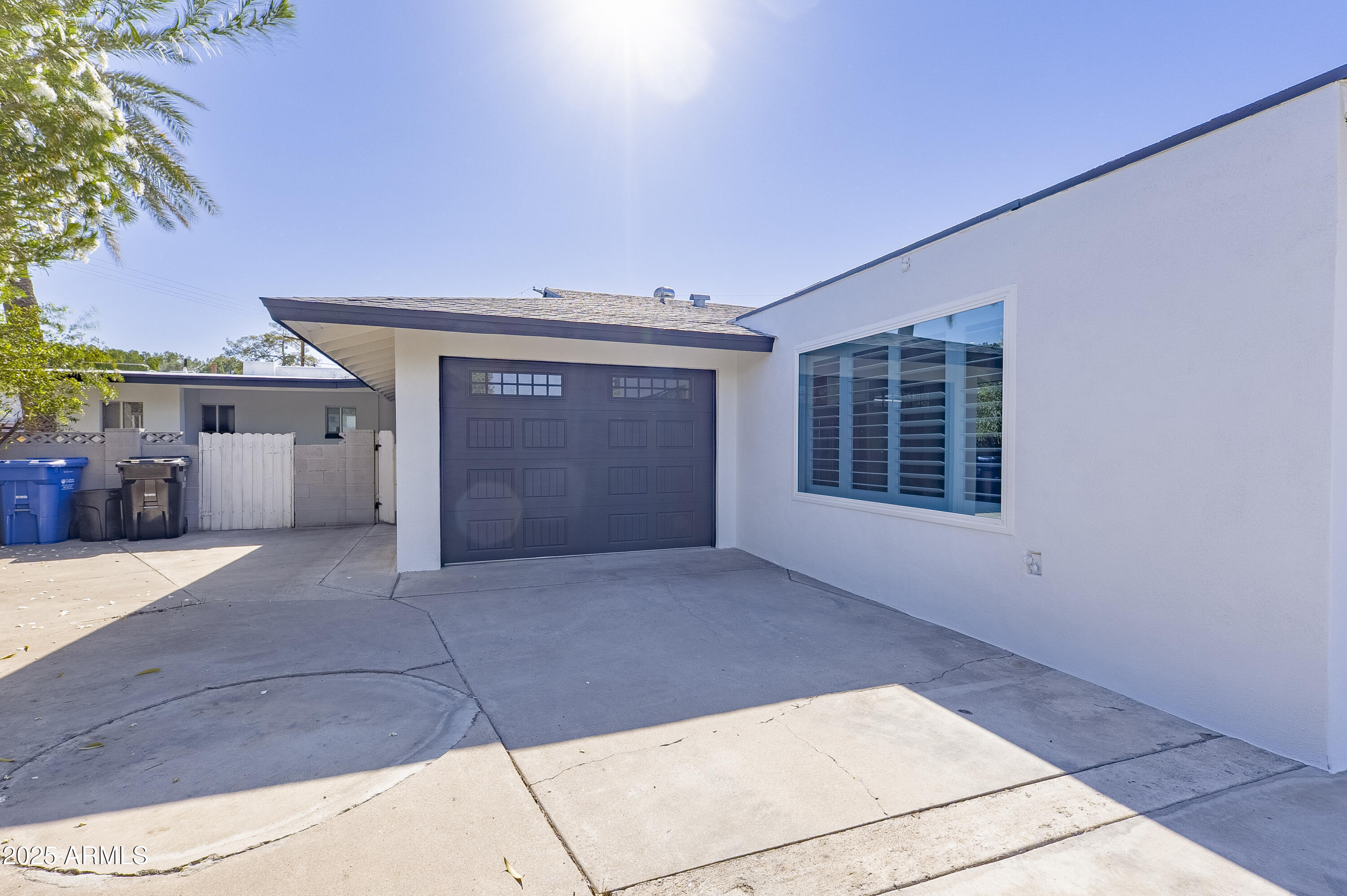 1119 W MEDLOCK Drive