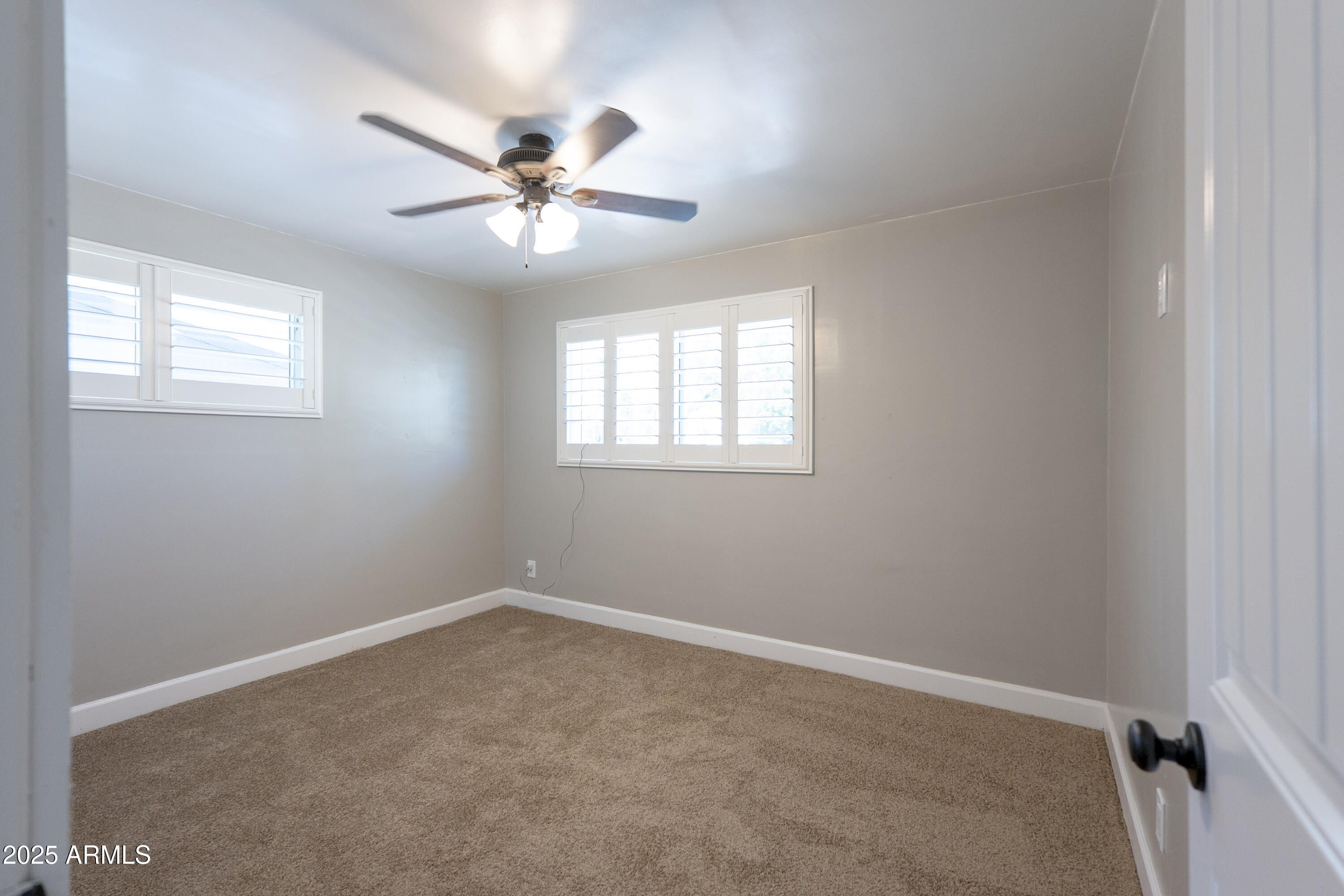 1119 W MEDLOCK Drive