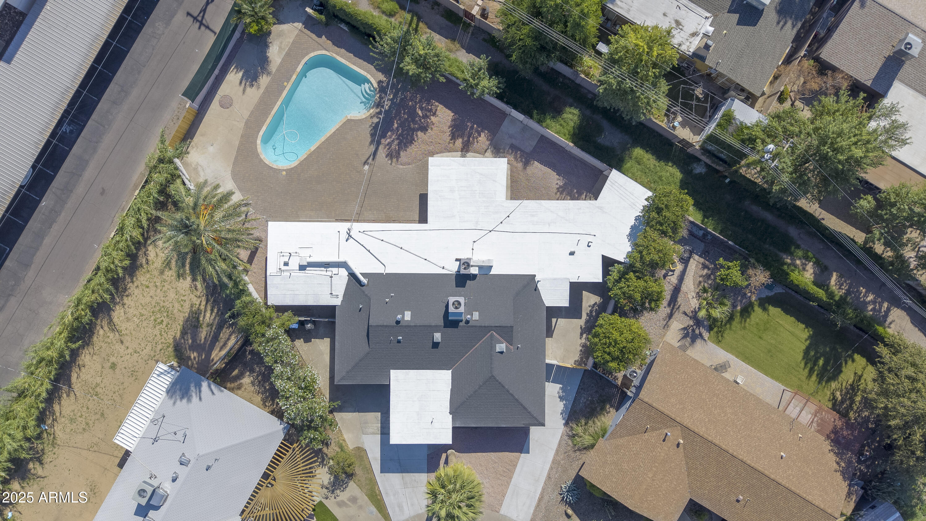 1119 W MEDLOCK Drive