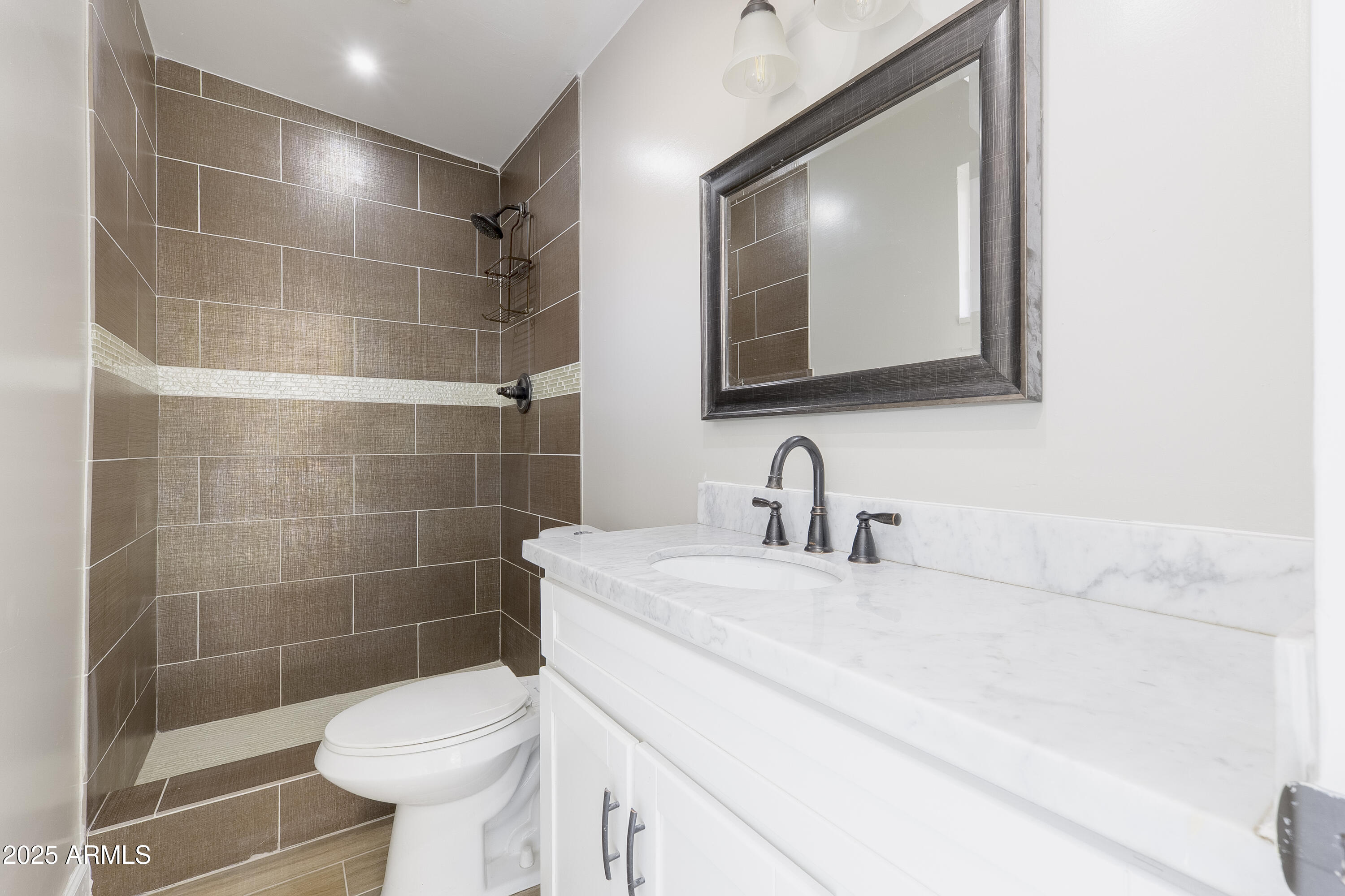 1119 W MEDLOCK Drive