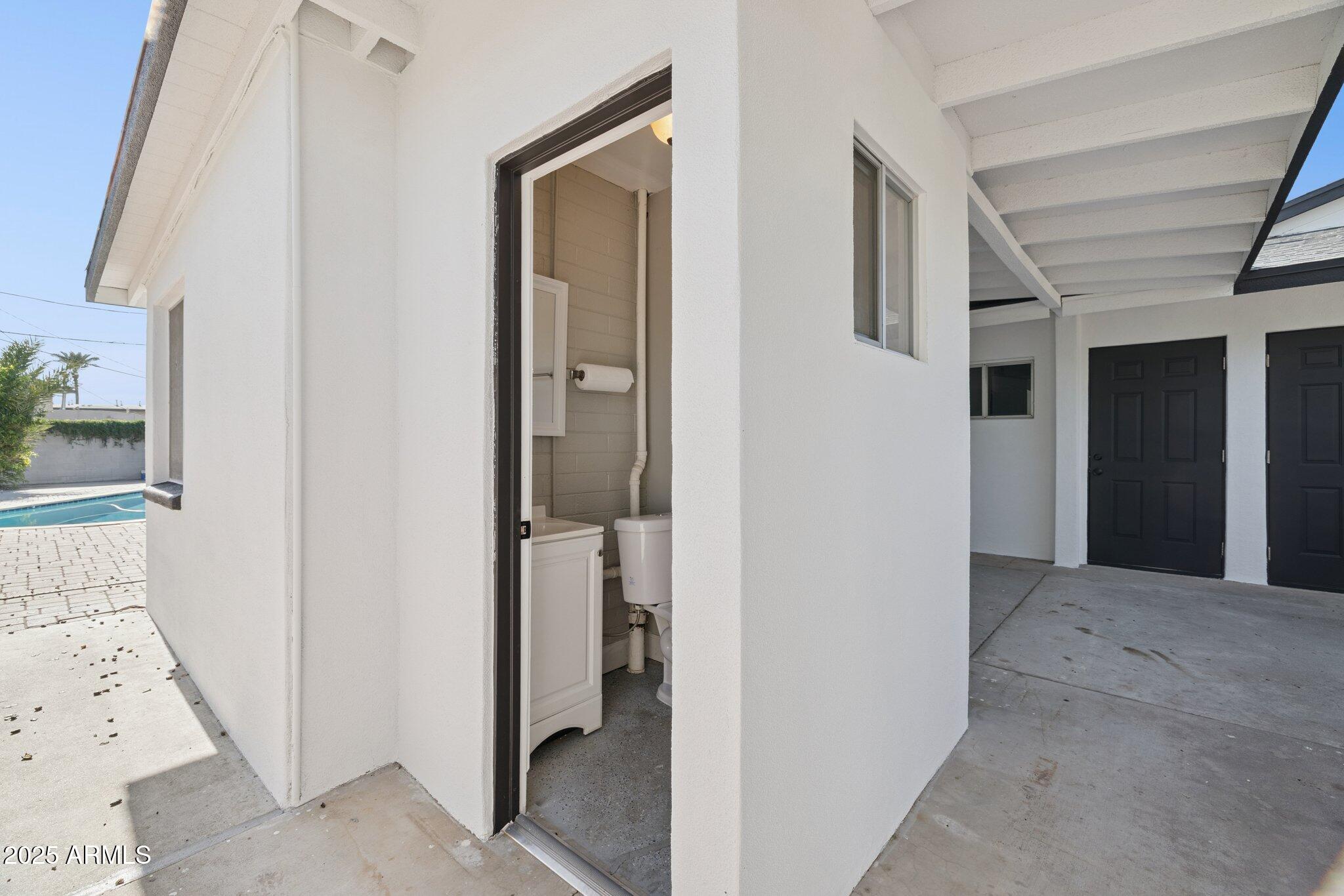 1119 W MEDLOCK Drive