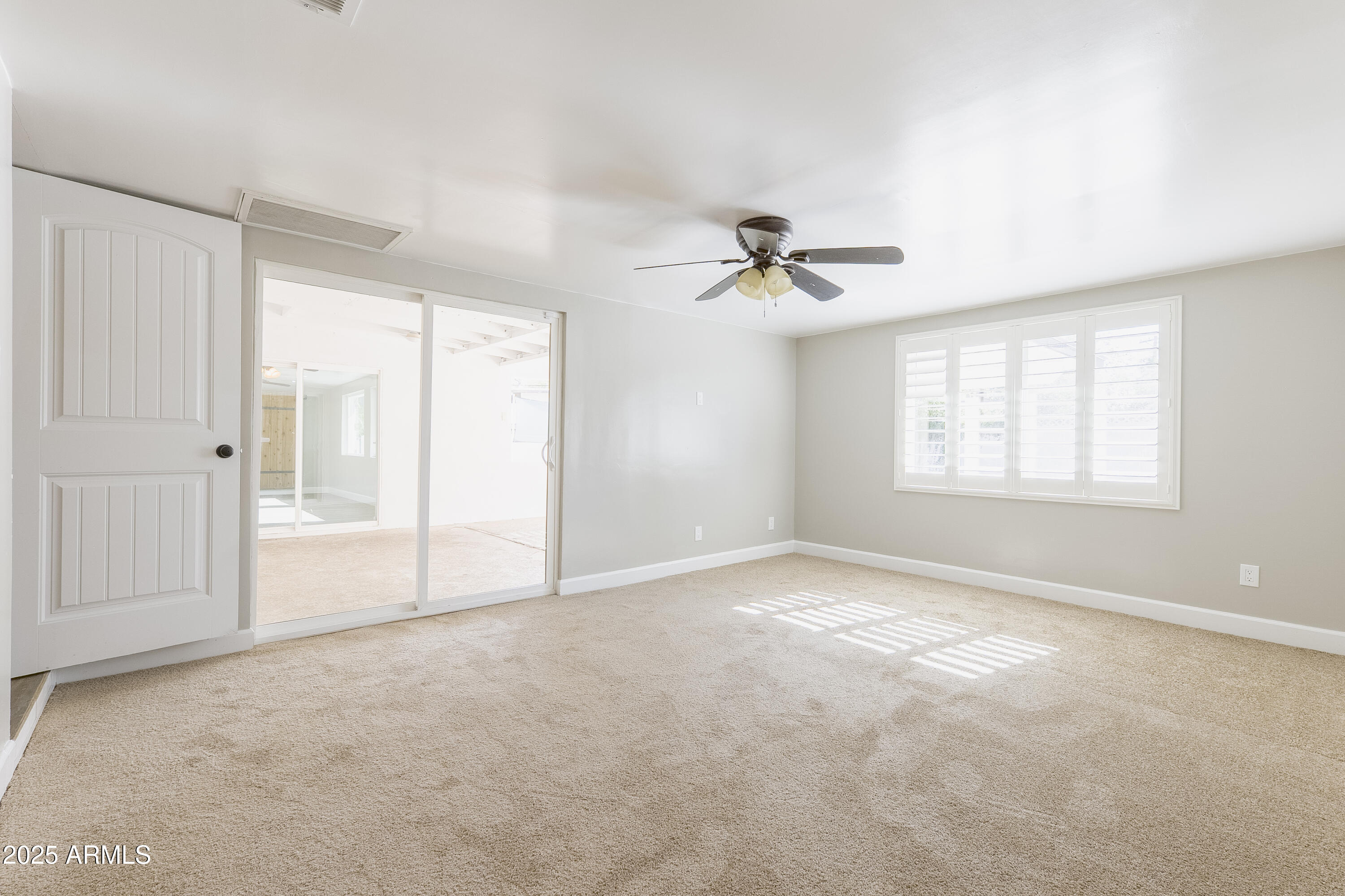 1119 W MEDLOCK Drive