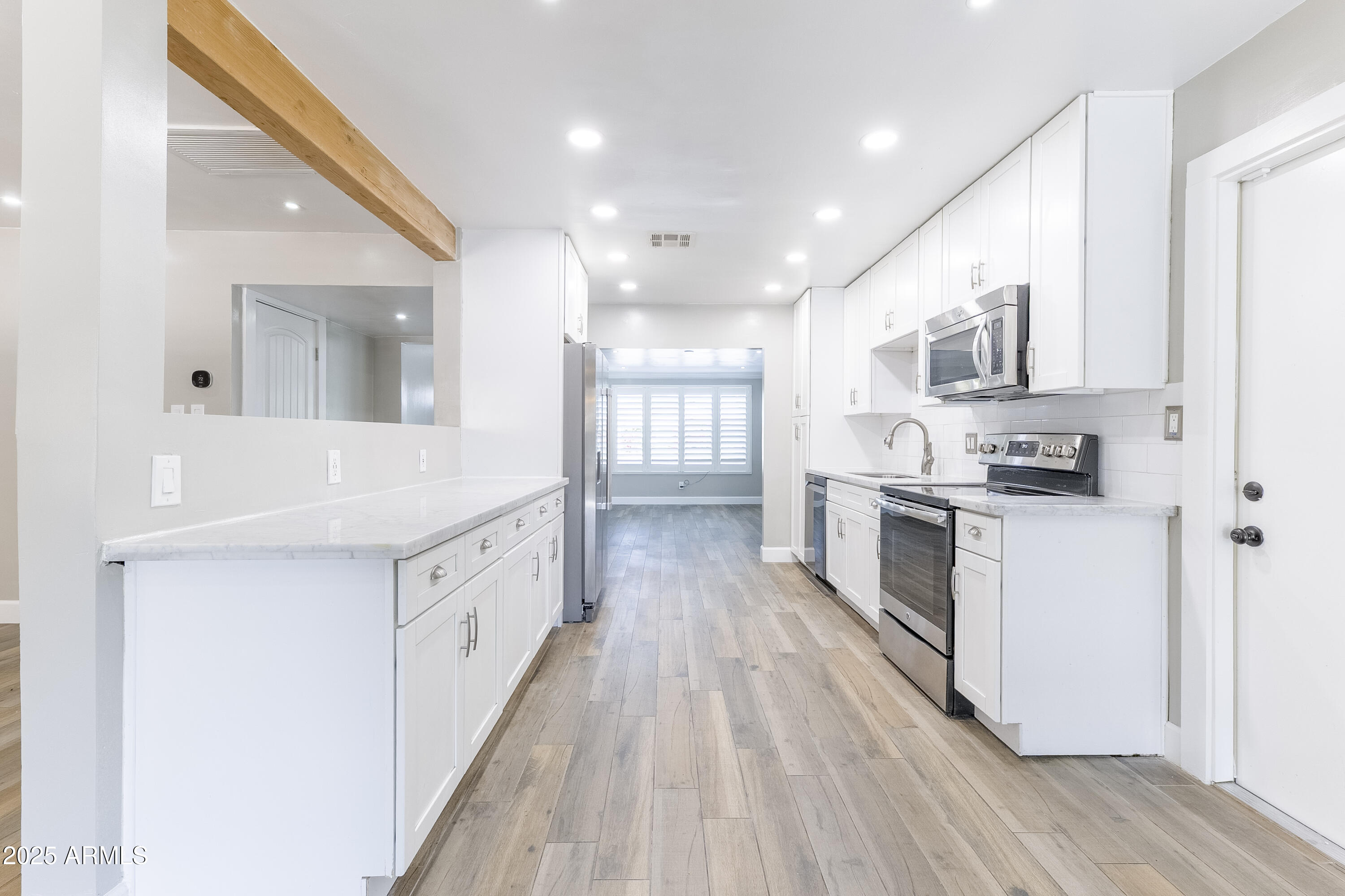 1119 W MEDLOCK Drive