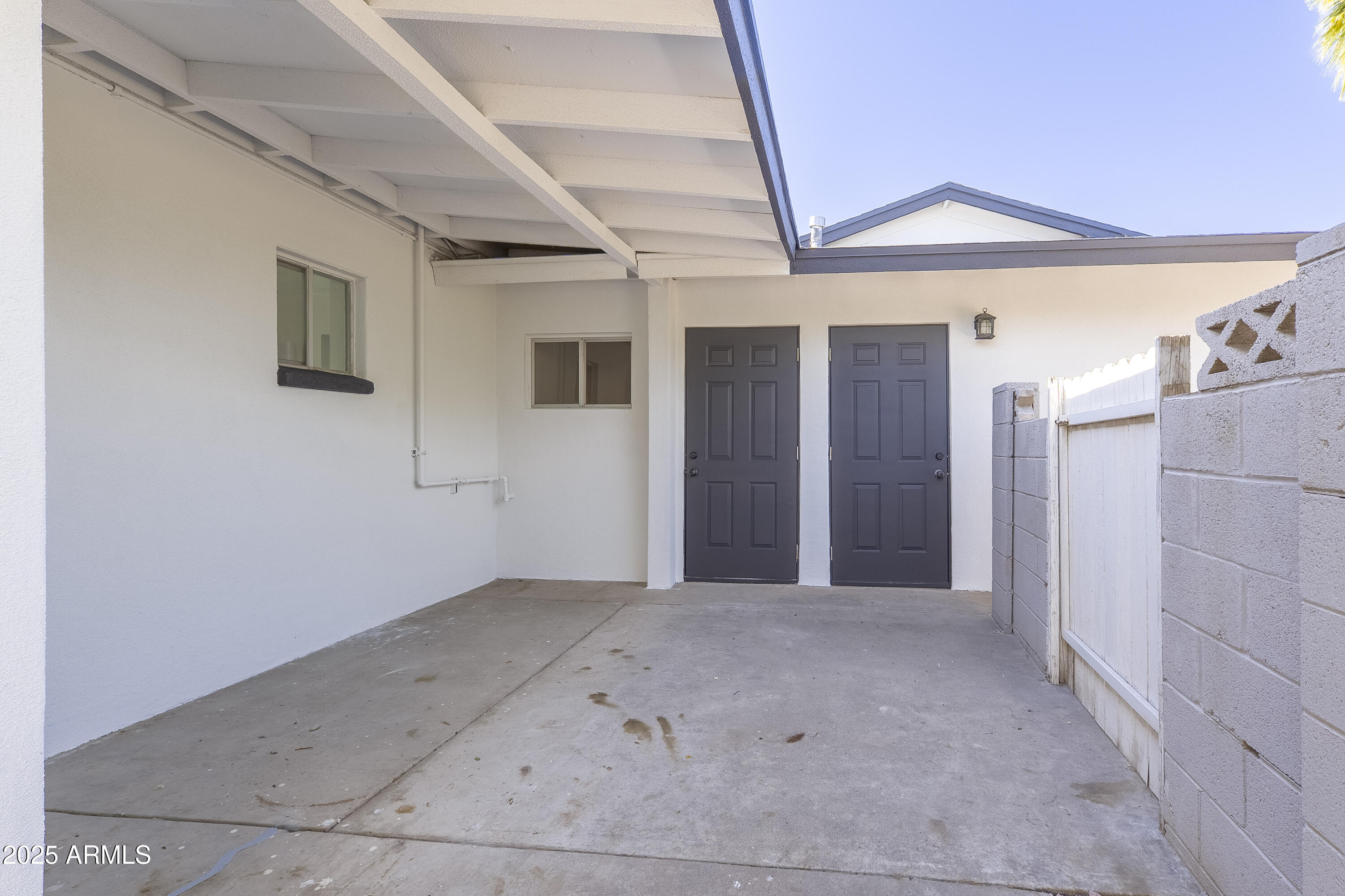 1119 W MEDLOCK Drive