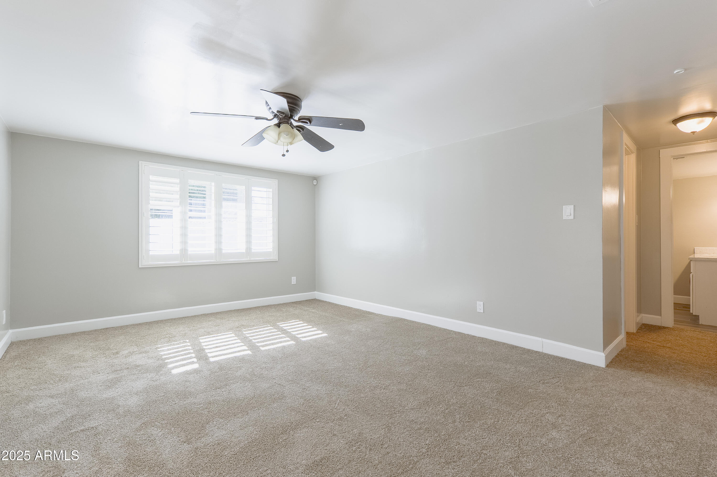 1119 W MEDLOCK Drive